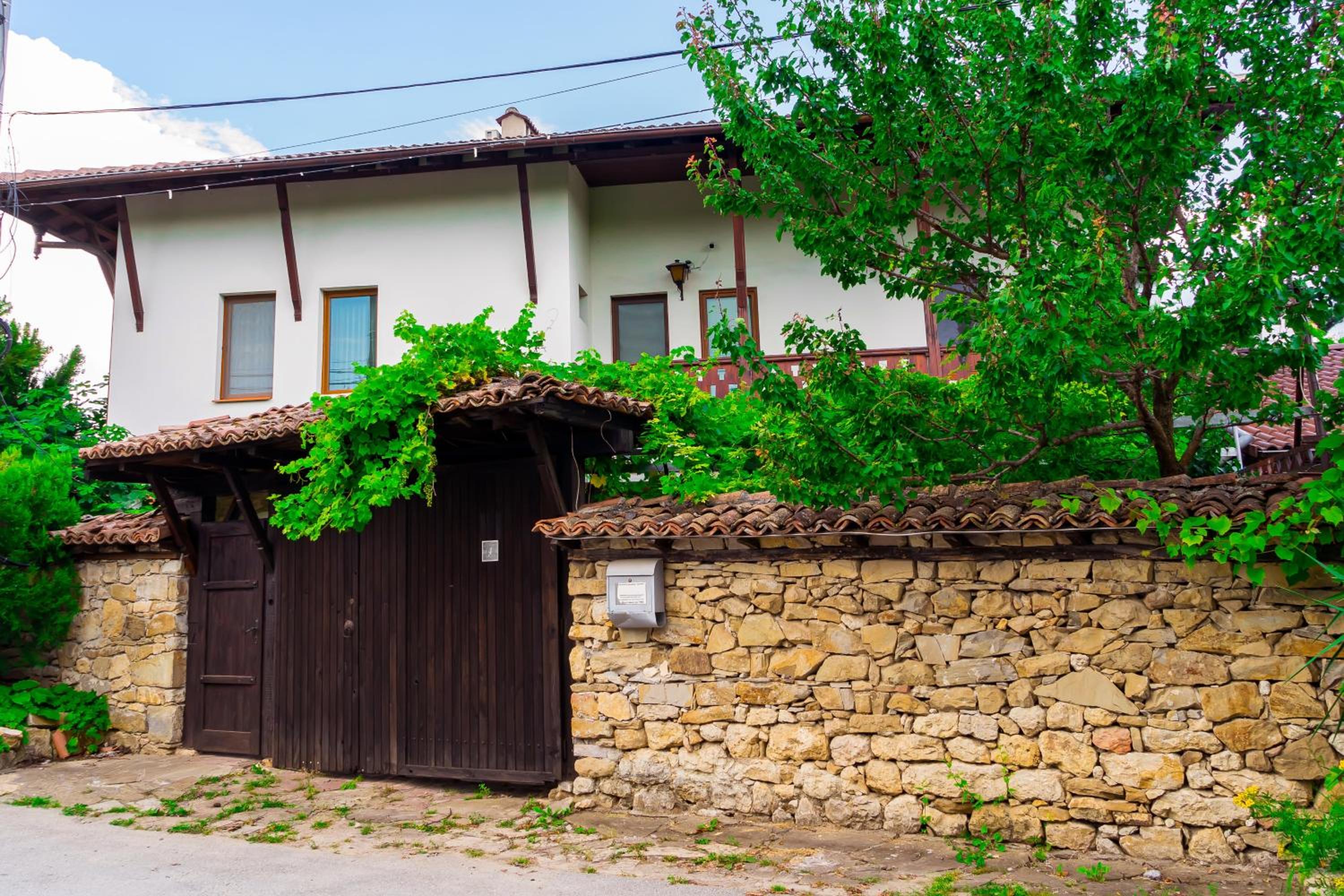 Villa - Photo 2