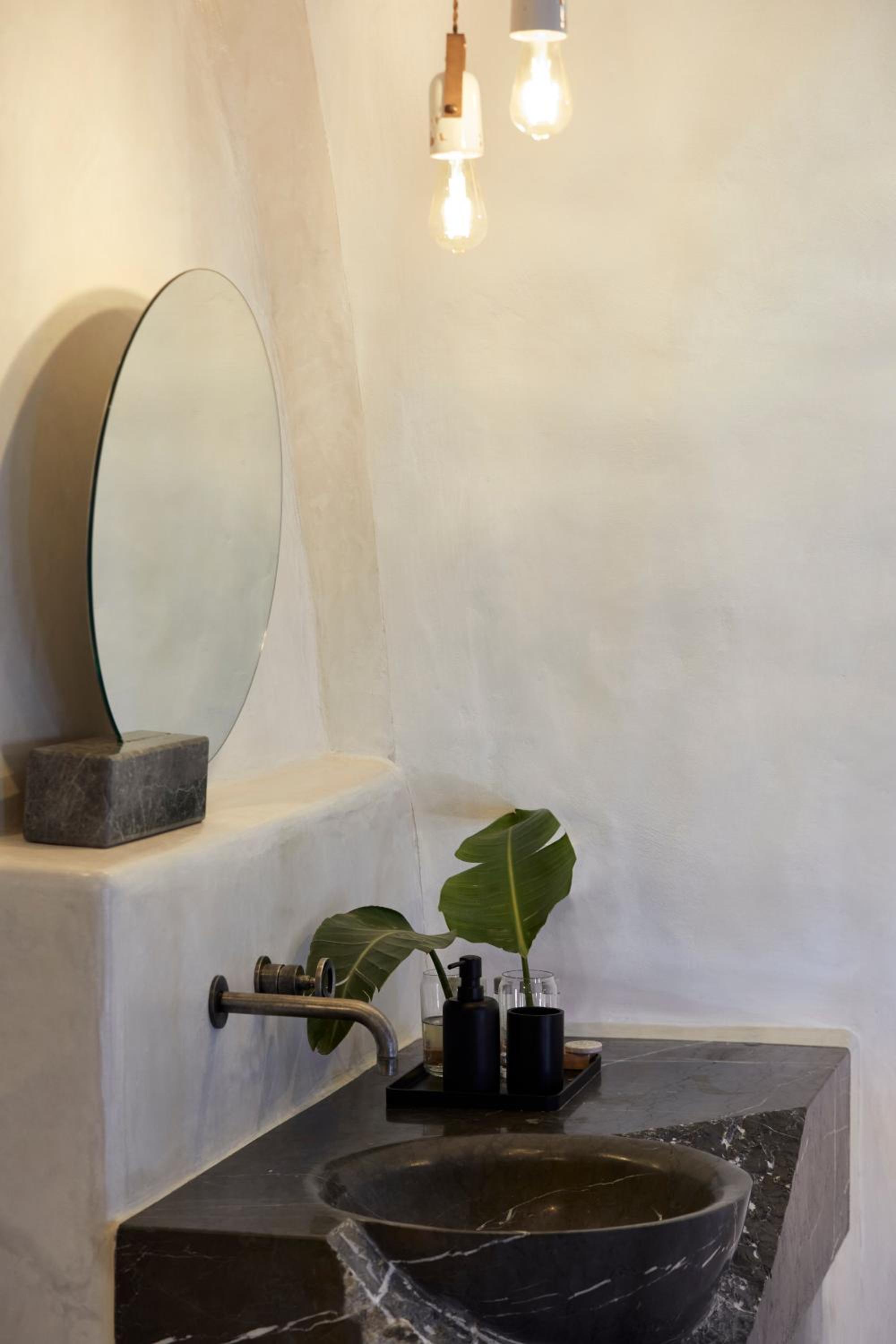 Assyrtiko Deluxe Suite with Private Outdoor Heated Pool photo 3