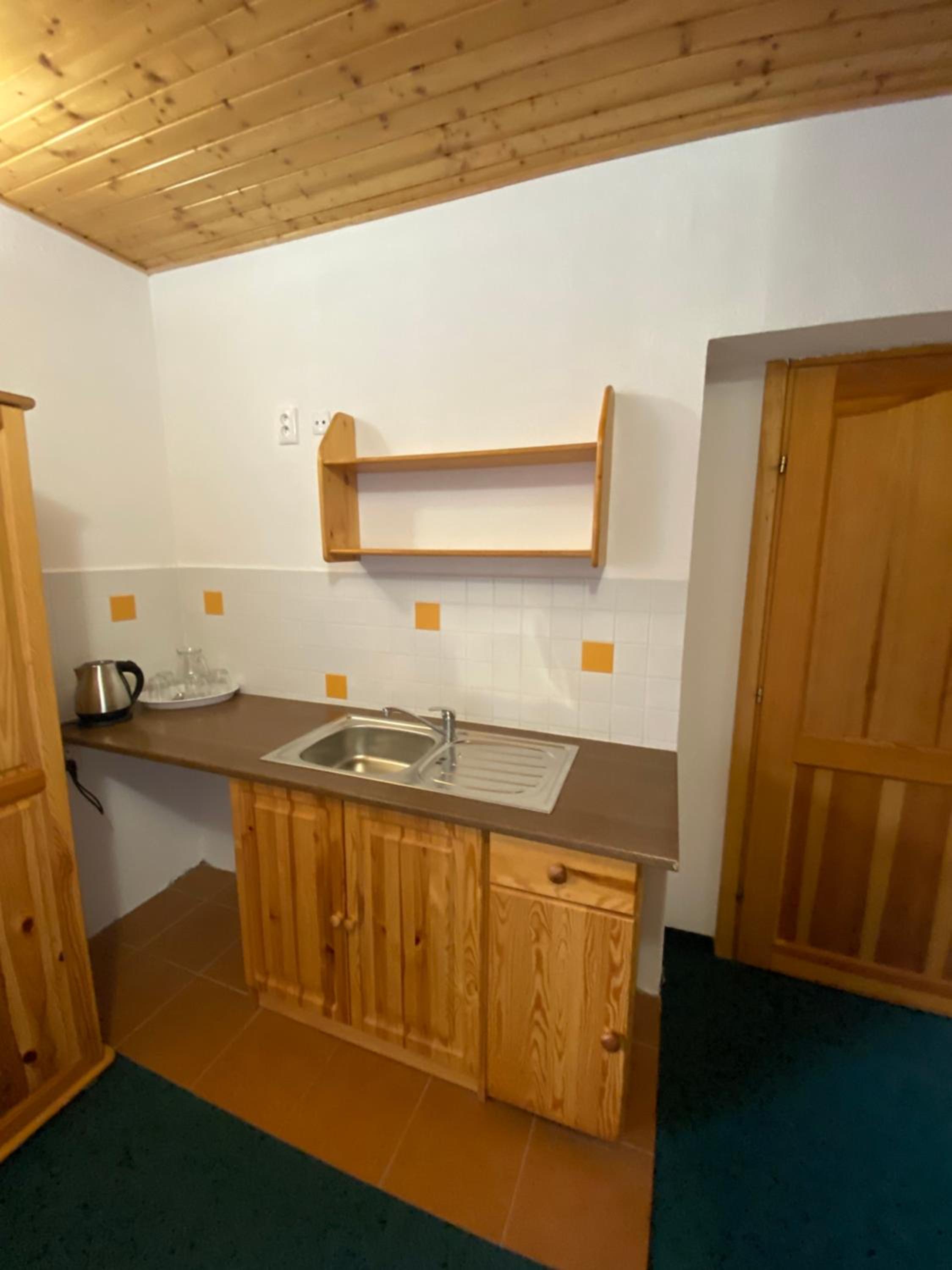 Double Room with Balcony - Photo 6