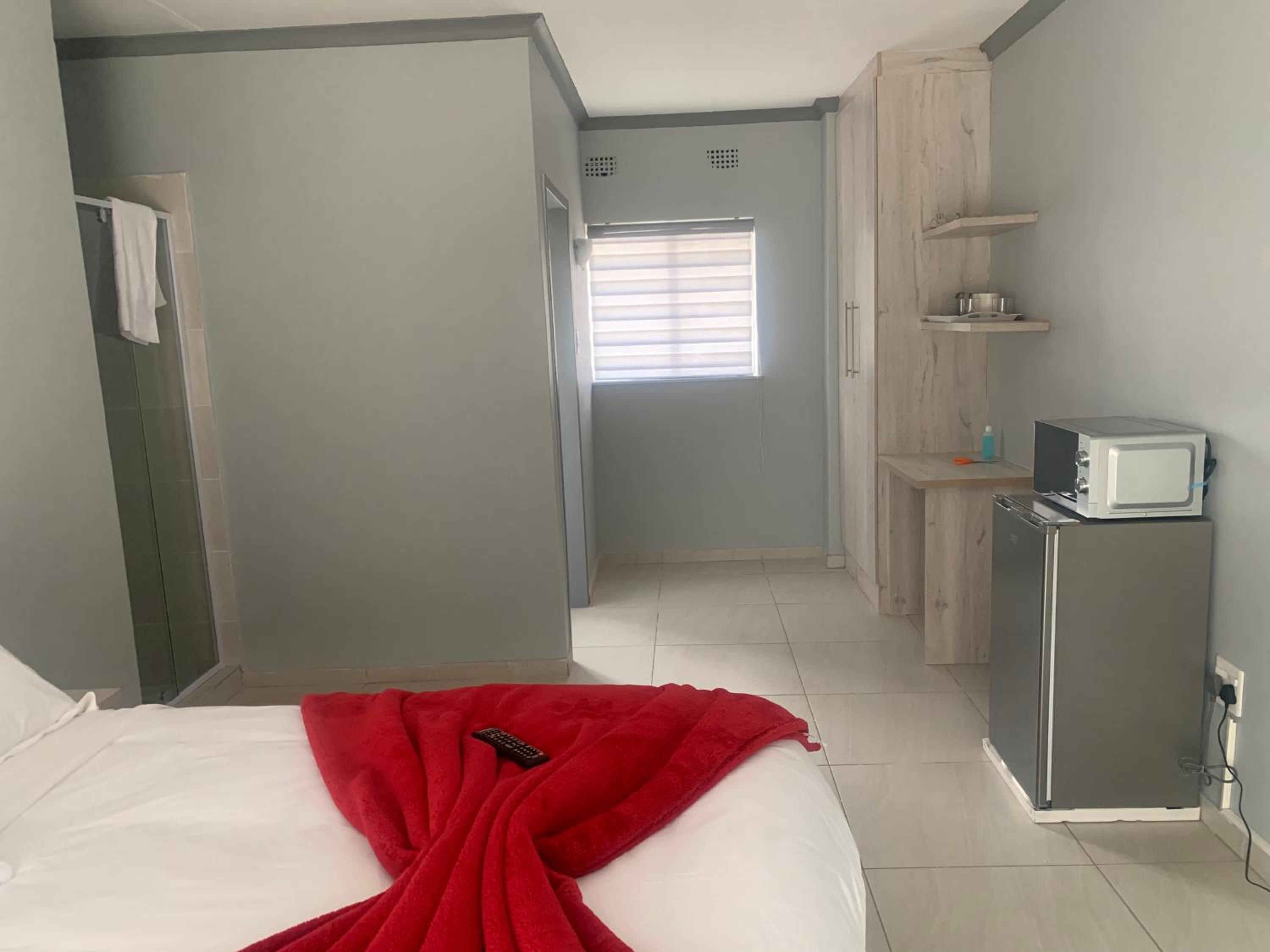 Deluxe Queen Room - Photo 2