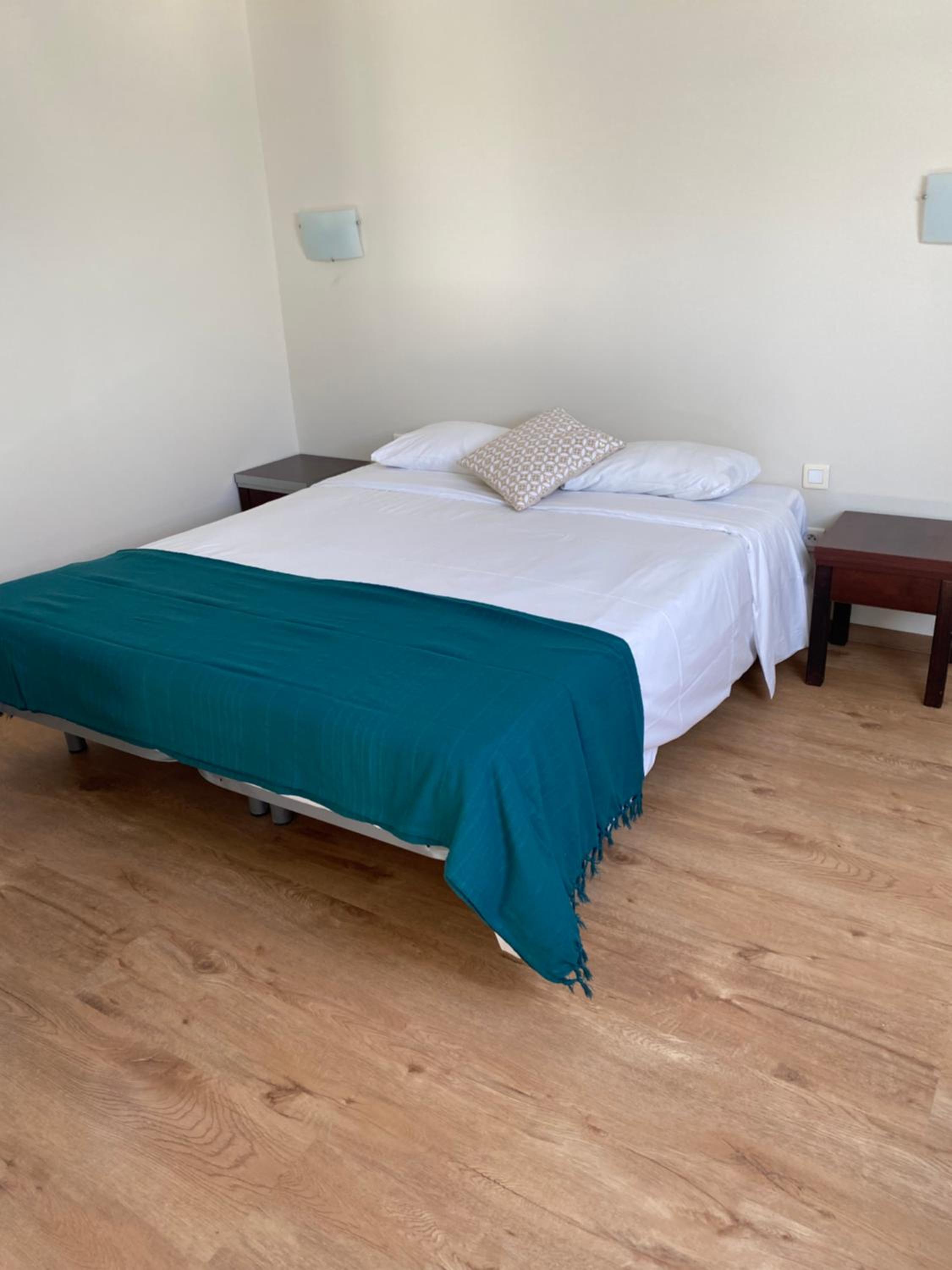 One-Bedroom Apartment - Photo 4