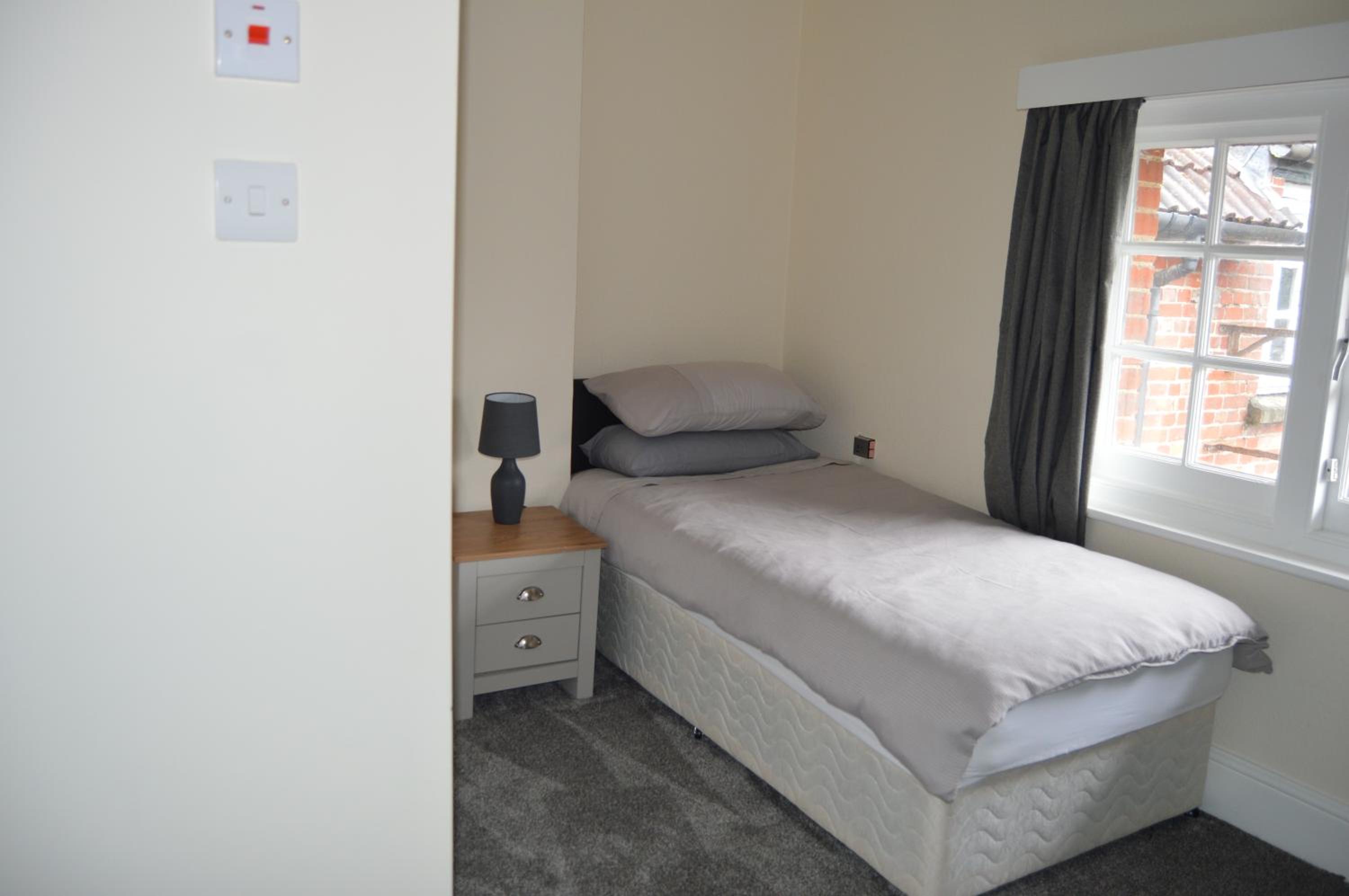 Single Room With Private Bathroom photo 1