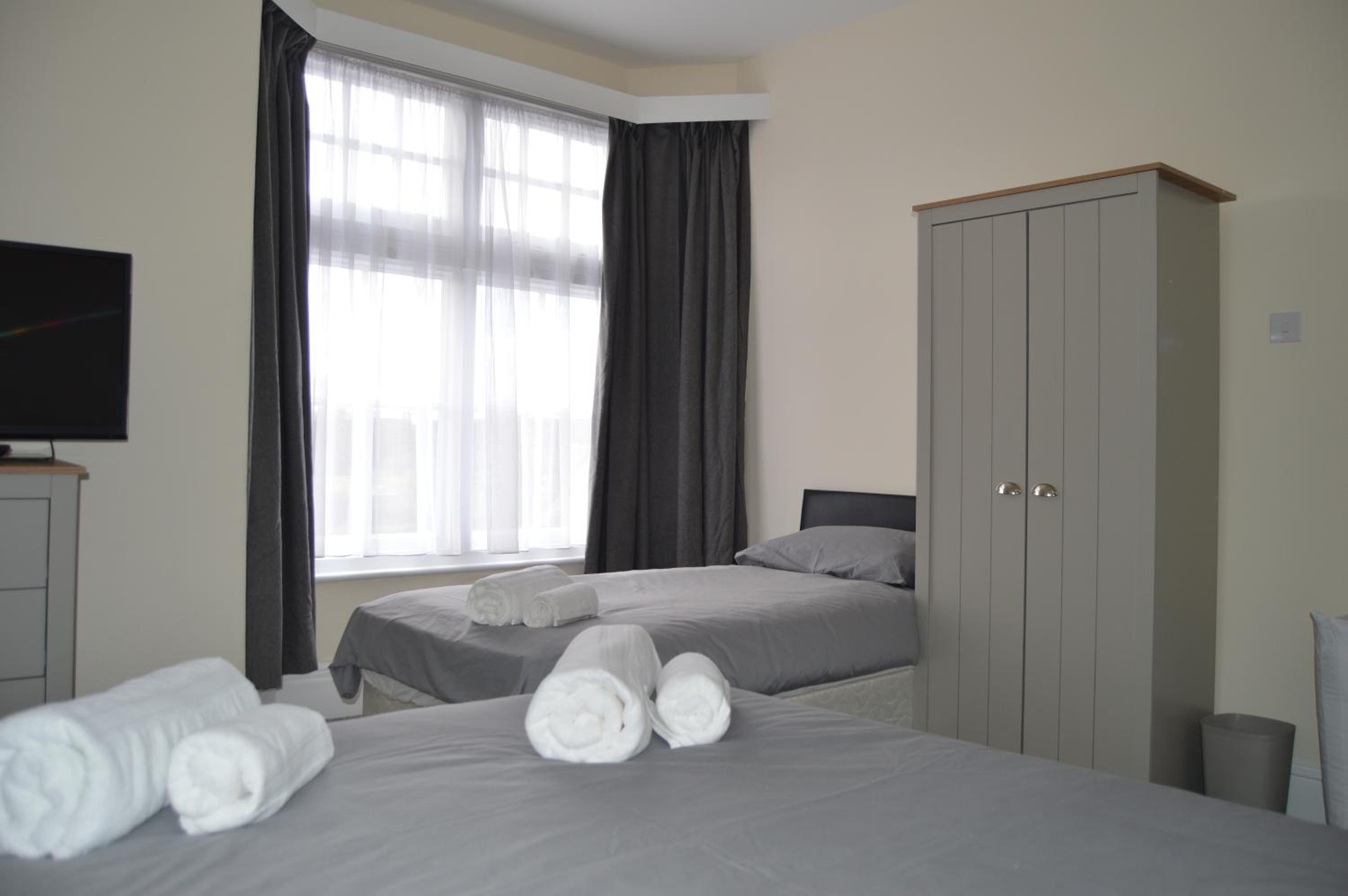Triple Room With Private External Bathroom photo 1