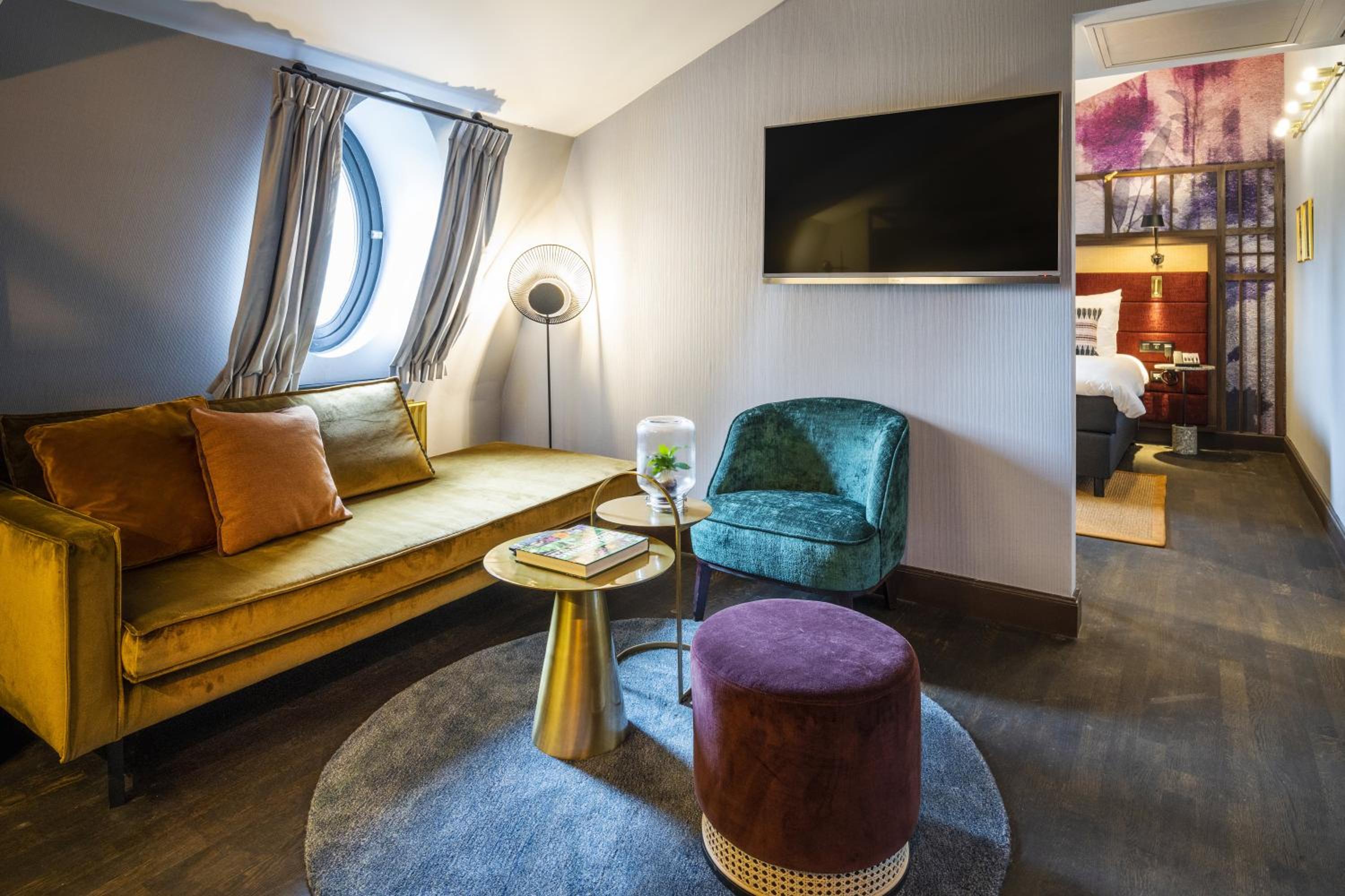 One-Bedroom King Suite - Photo 3