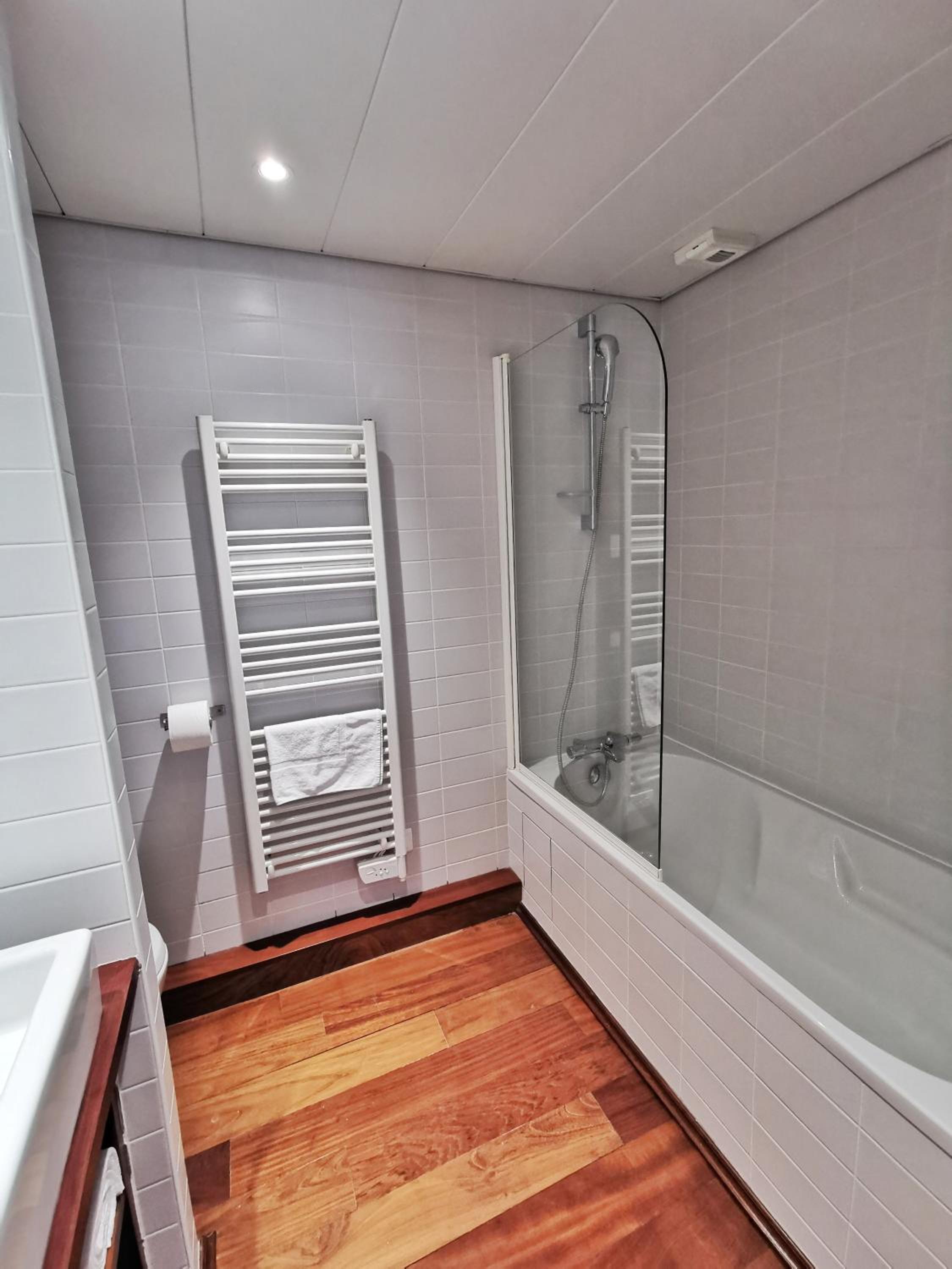 Apartment - Split Level - Photo 4