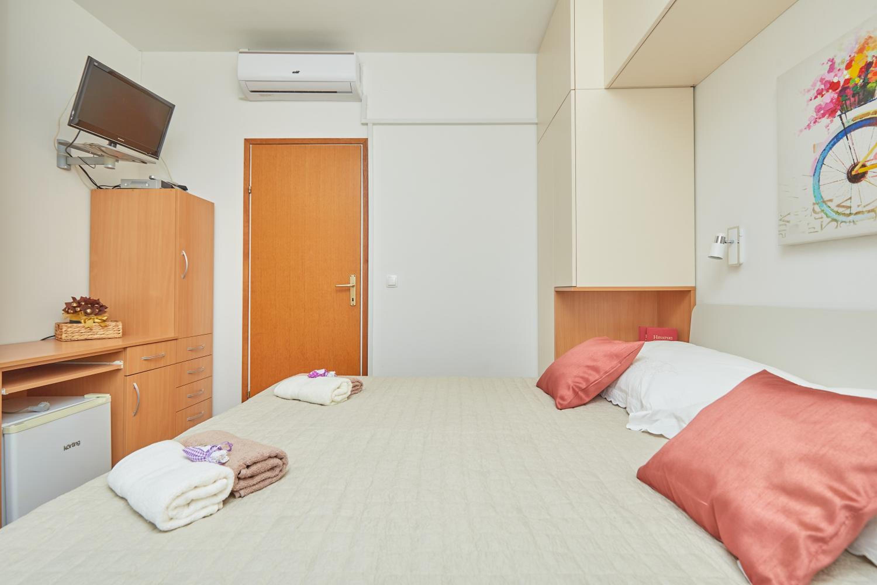 Double Room photo 3