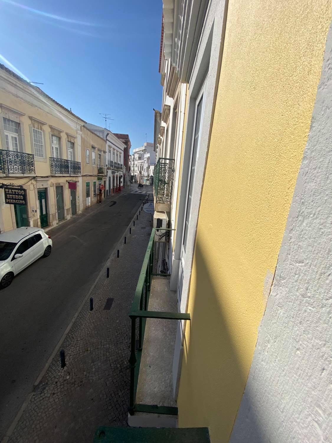 Apartment with Balcony - Photo 4