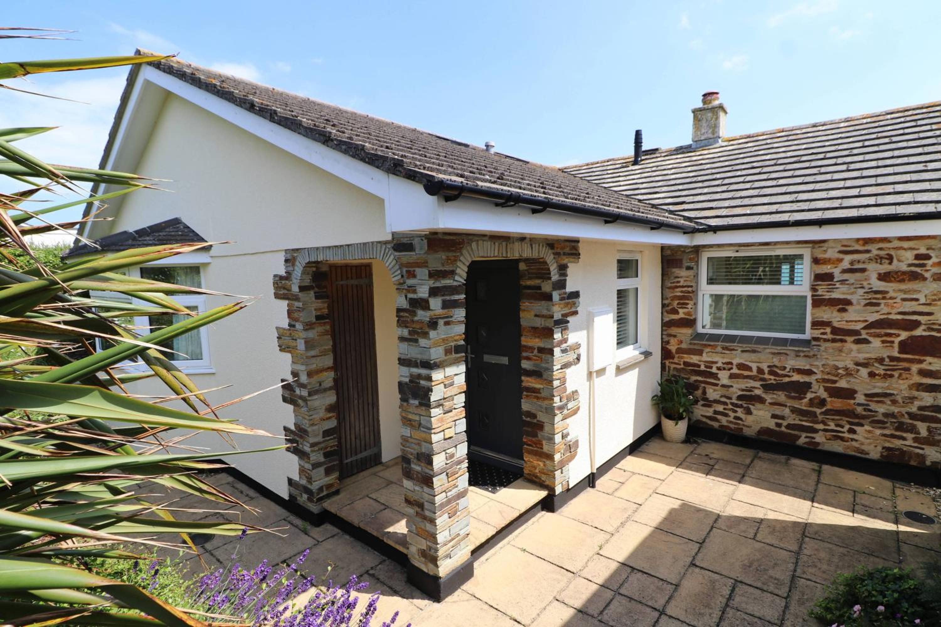 Three-Bedroom House photo 2
