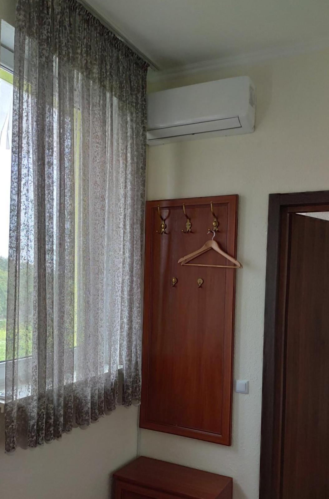 Twin Room with Bath photo 1