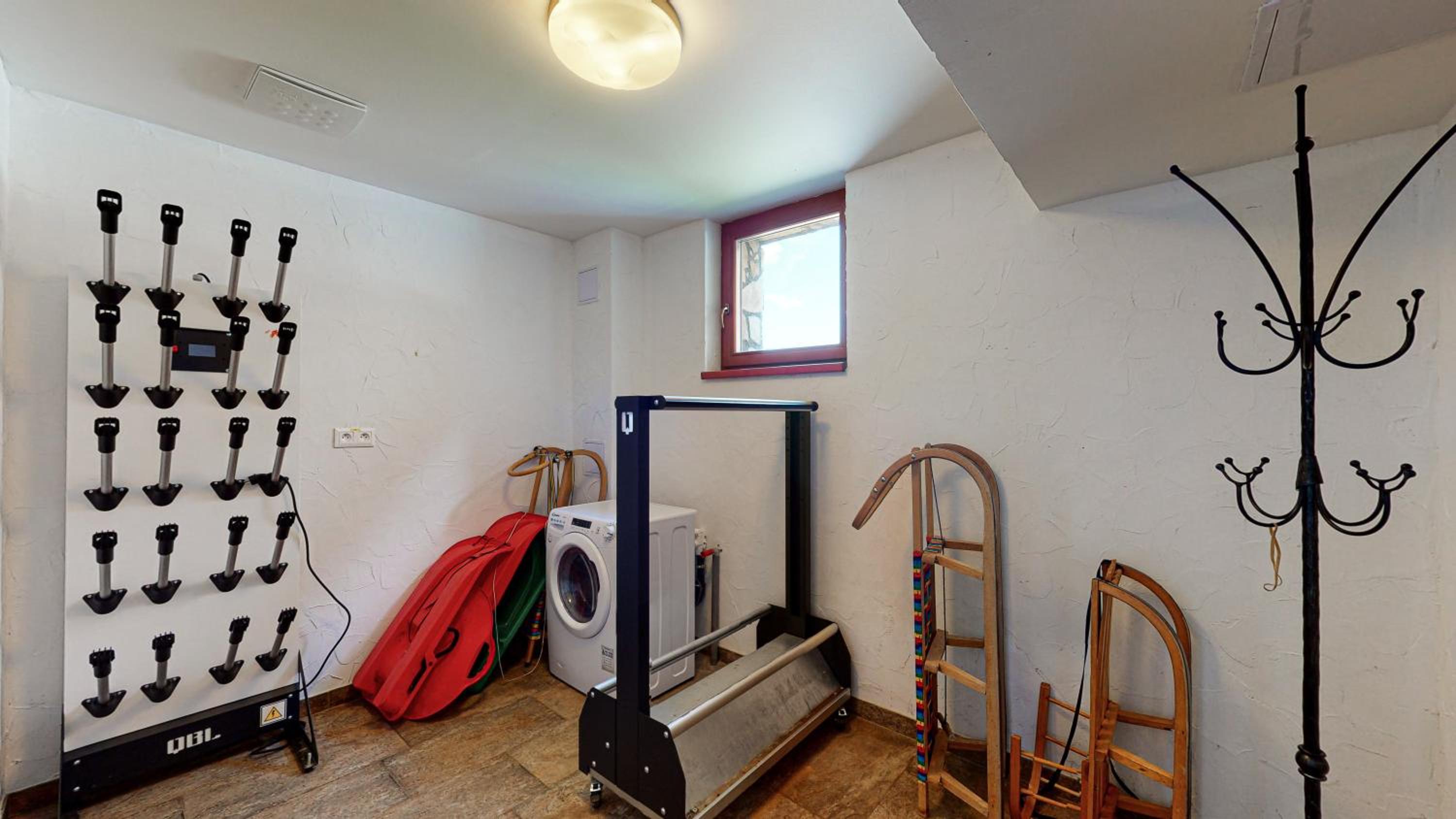 One-Bedroom Apartment photo 3