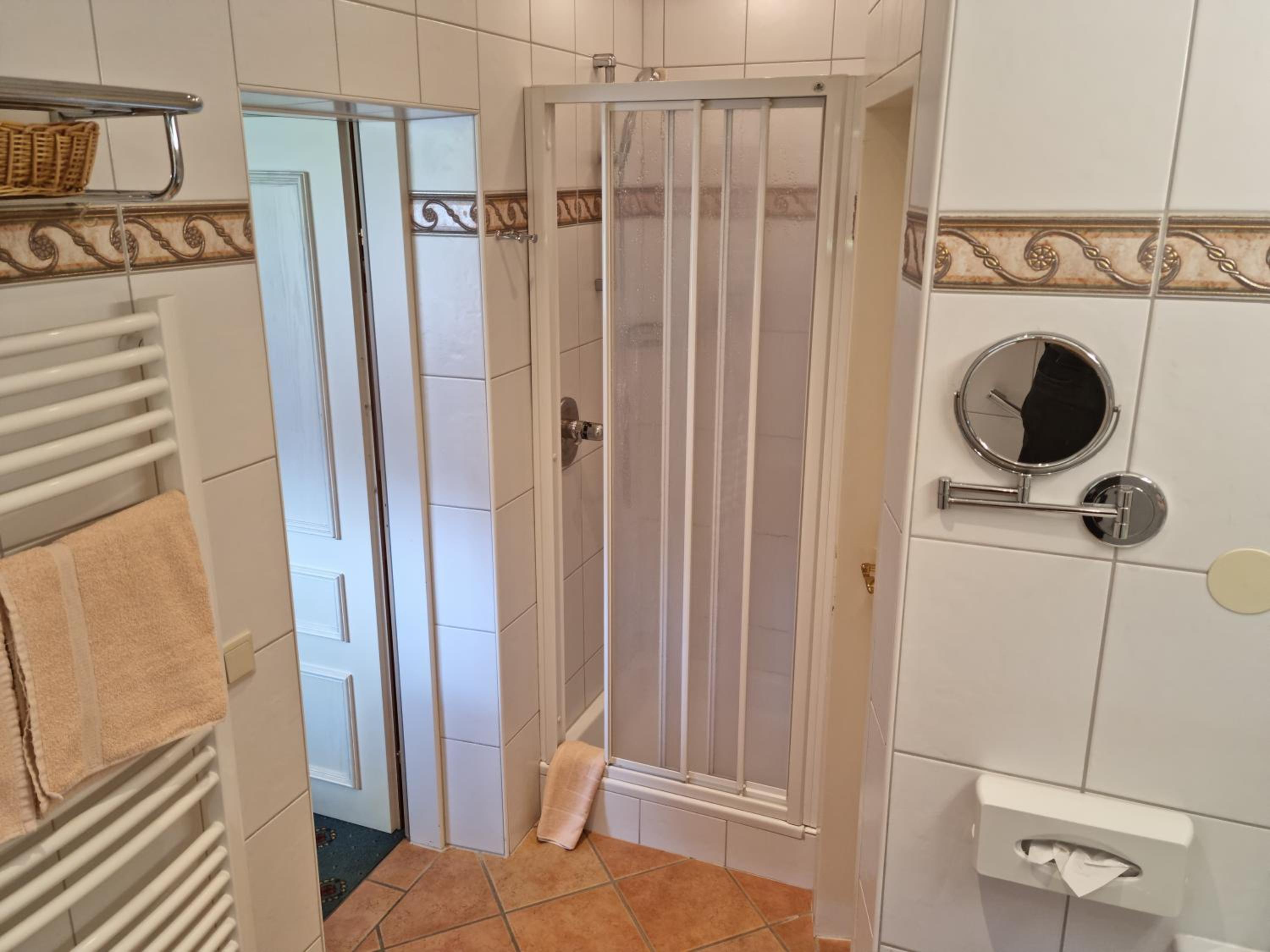 Standard Double Room - Photo 5