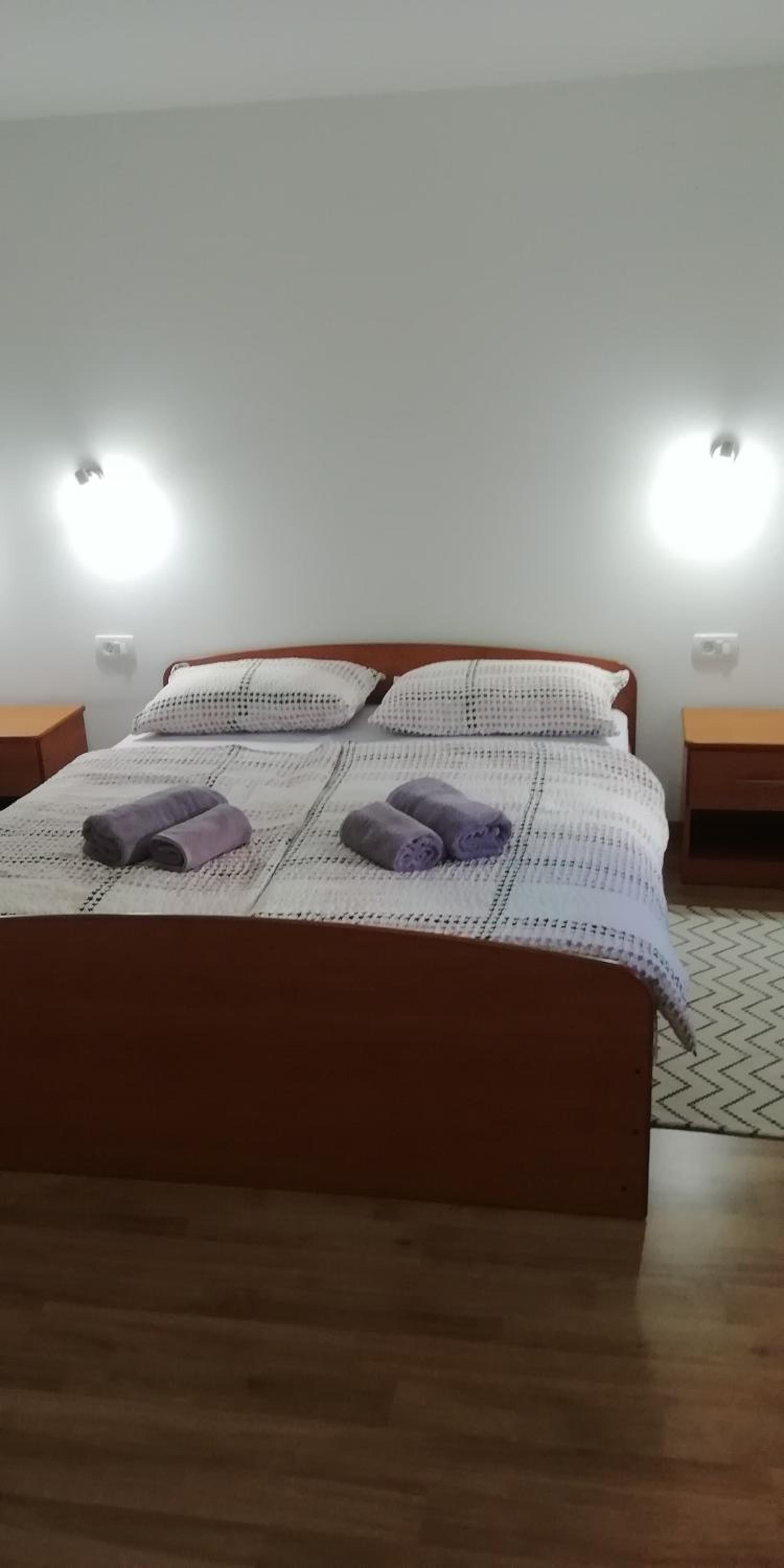 One-Bedroom Apartment - Photo 1