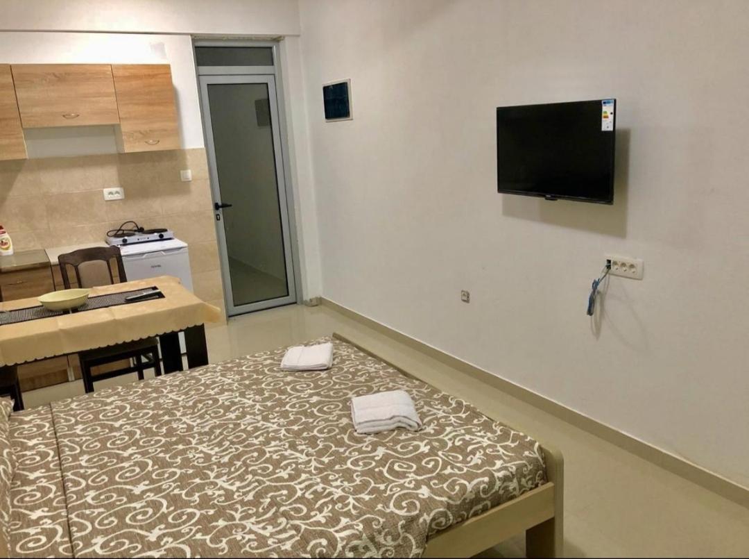 Deluxe Double Room (2 Adults + 1 Child) photo 1