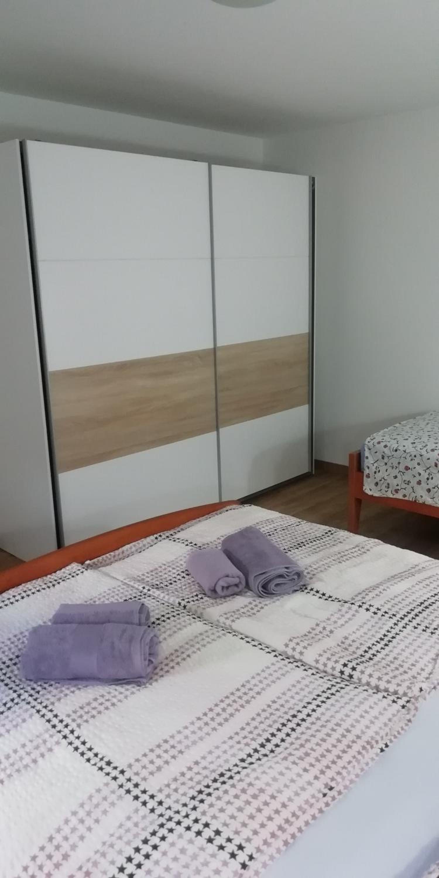 One-Bedroom Apartment - Photo 4