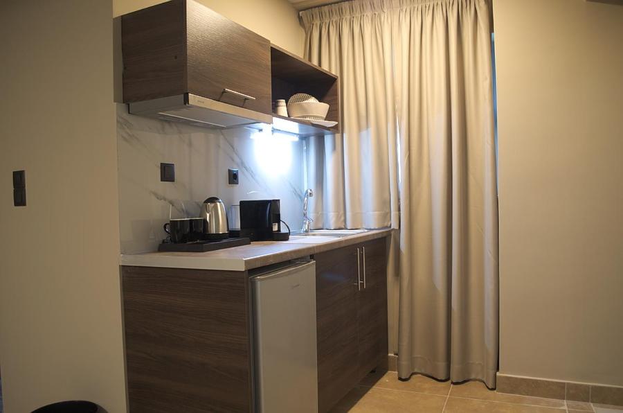 Apartment with Balcony - Photo 4