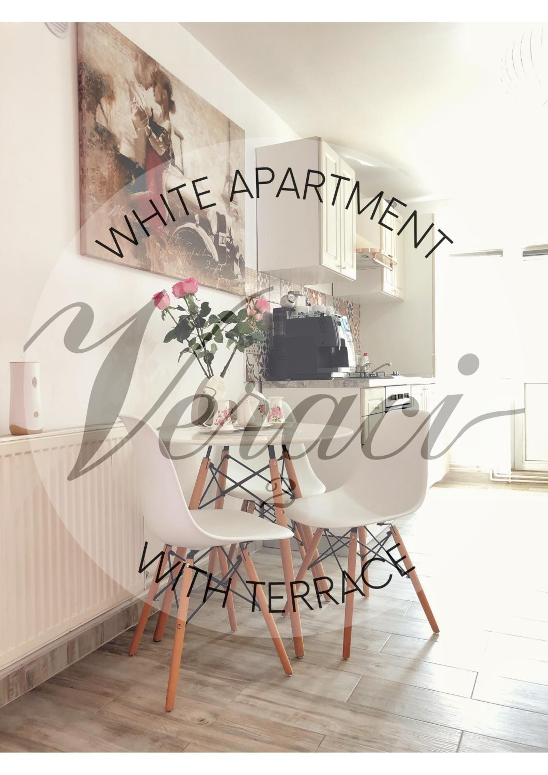 Apartment with Terrace - Photo 5