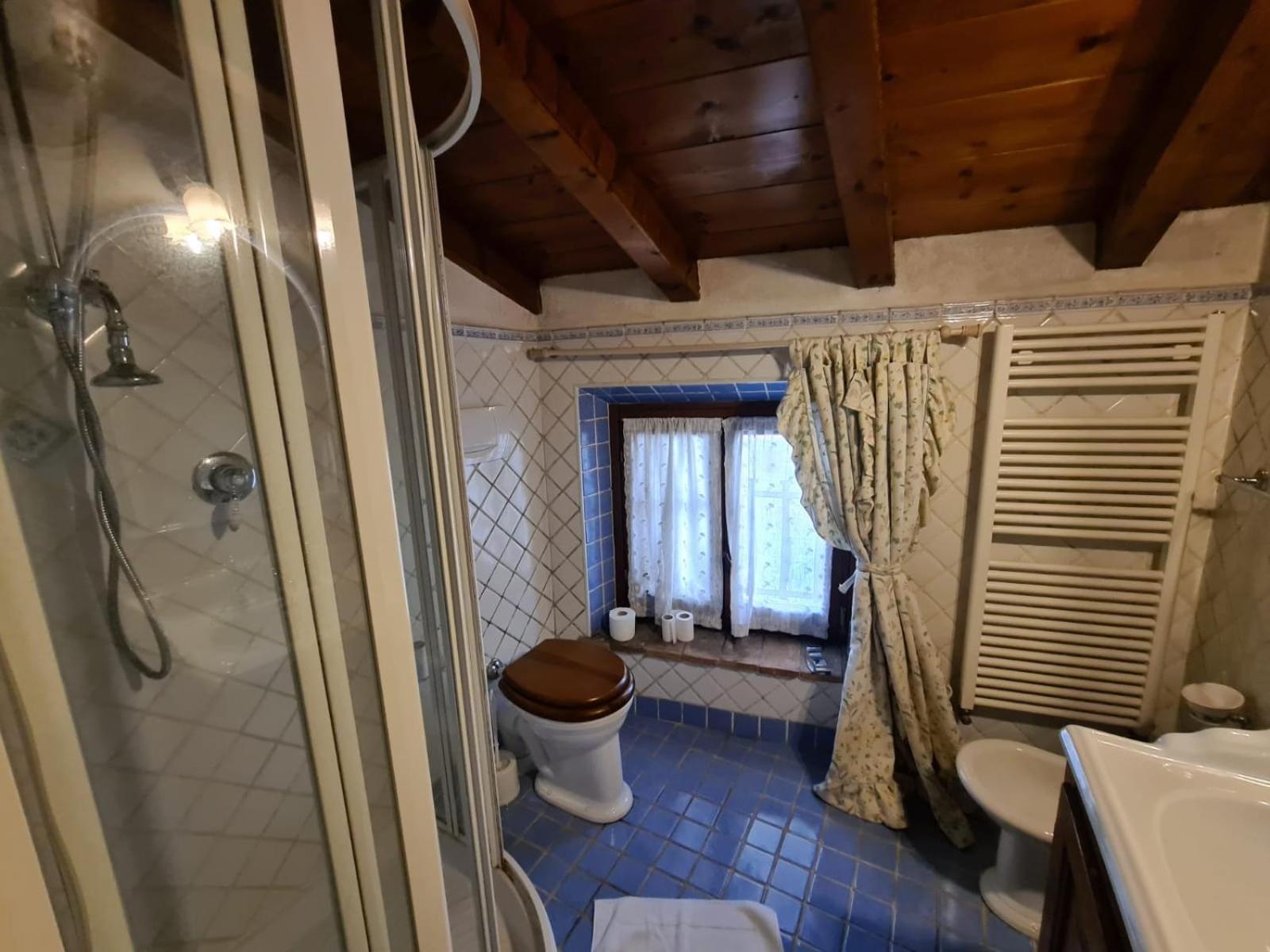 Three-Bedroom House - Photo 11