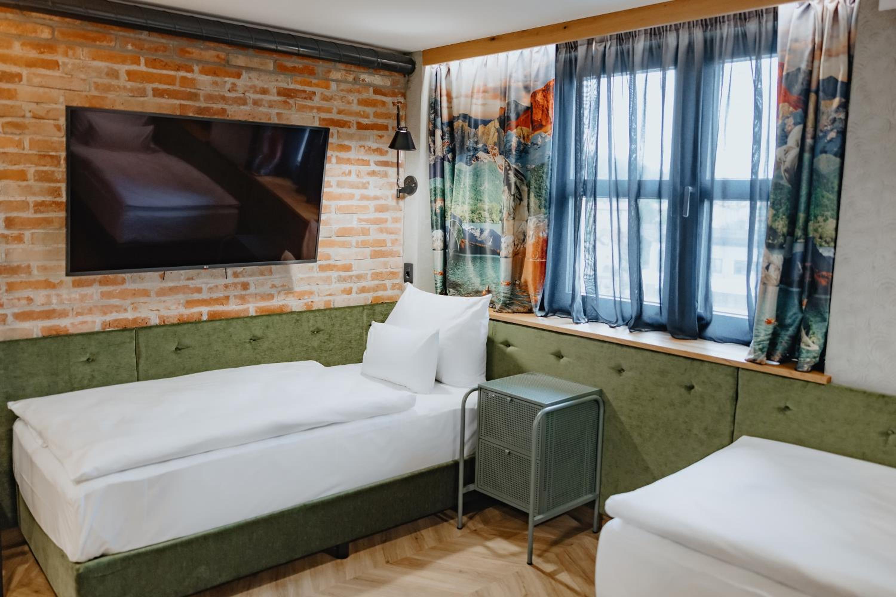 Twin Room - Photo 7
