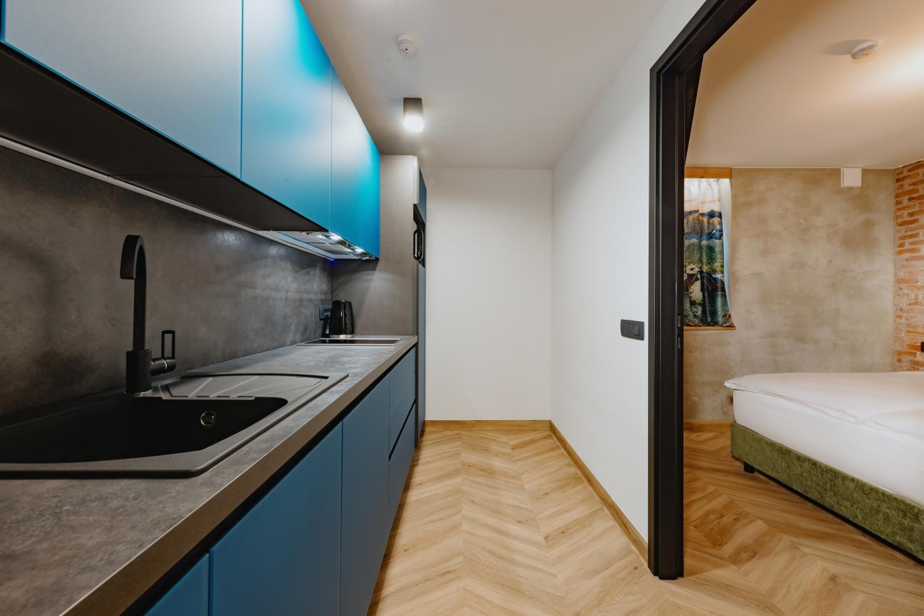 One-Bedroom Apartment - Photo 6