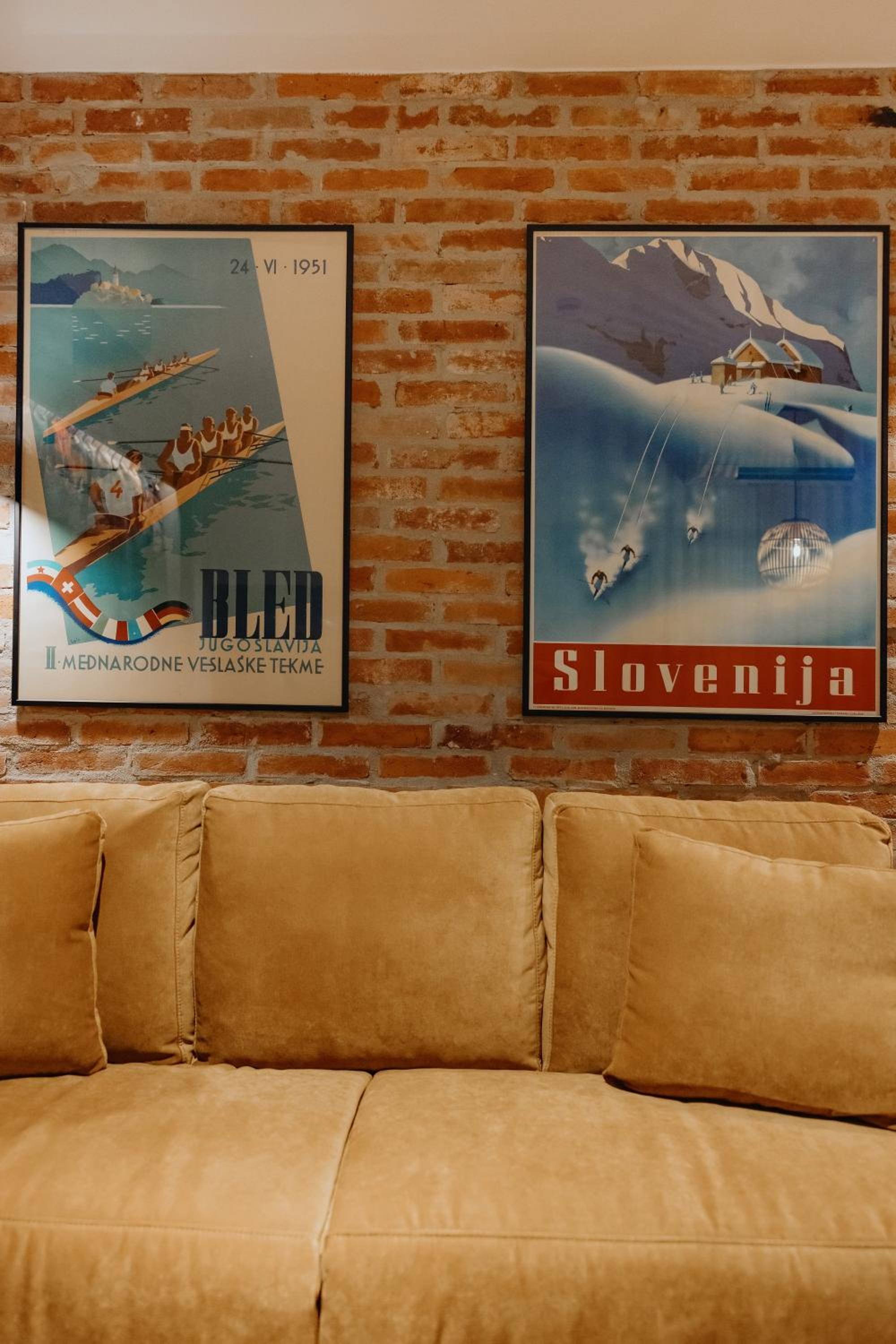 One-Bedroom Apartment - Photo 11