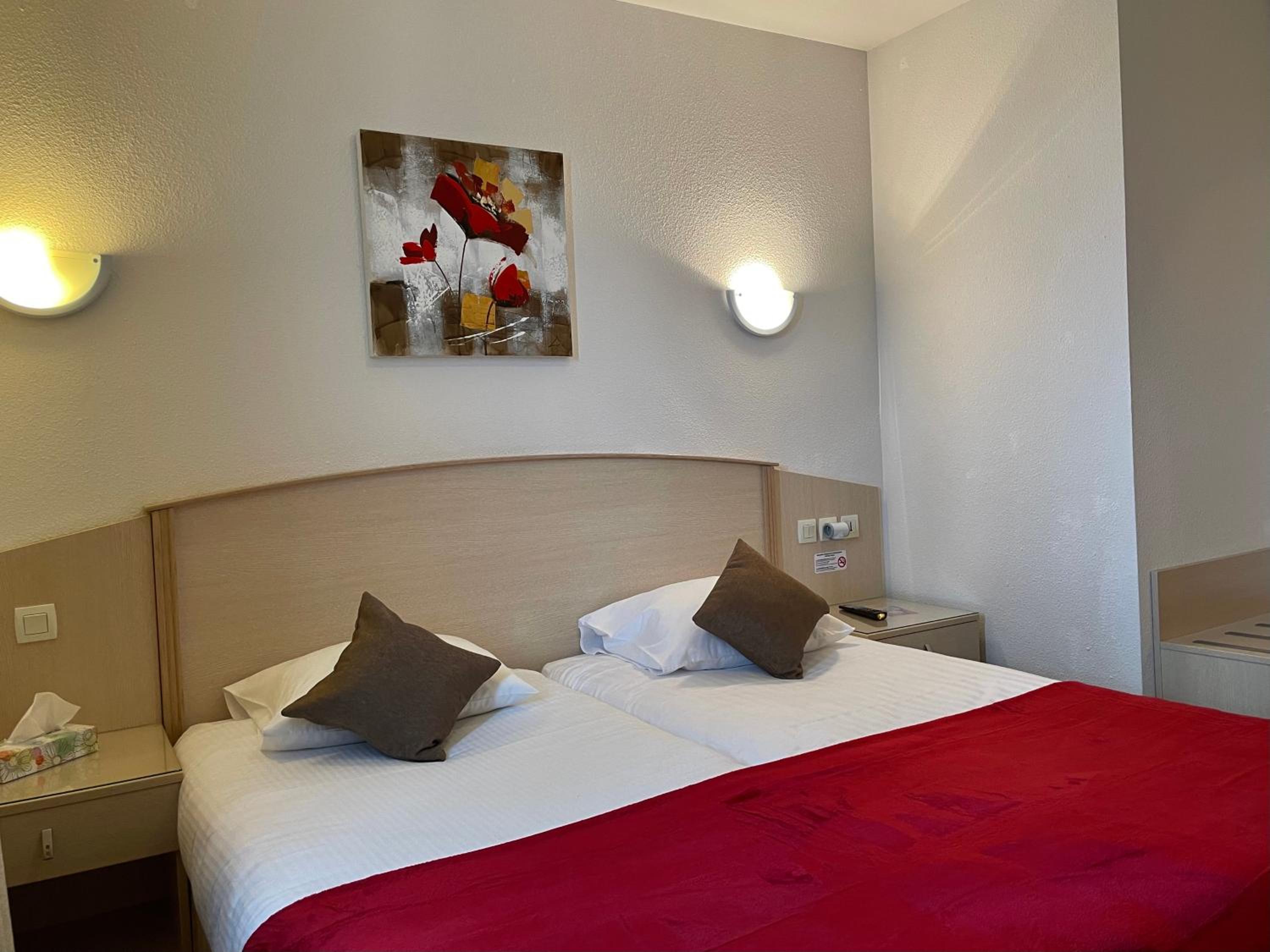 Twin Room - Photo 4