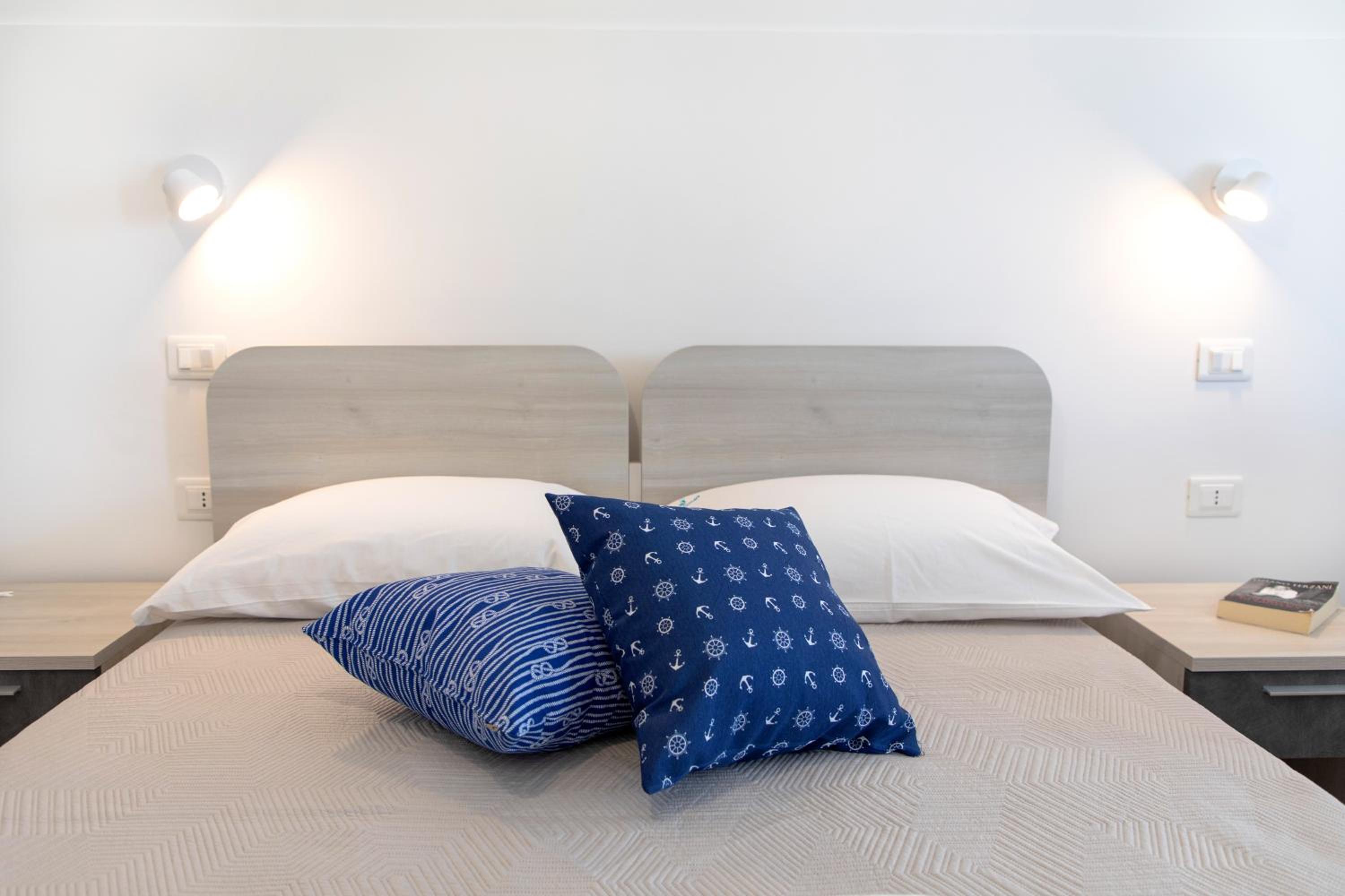 Double Room with Private Bathroom - Photo 4
