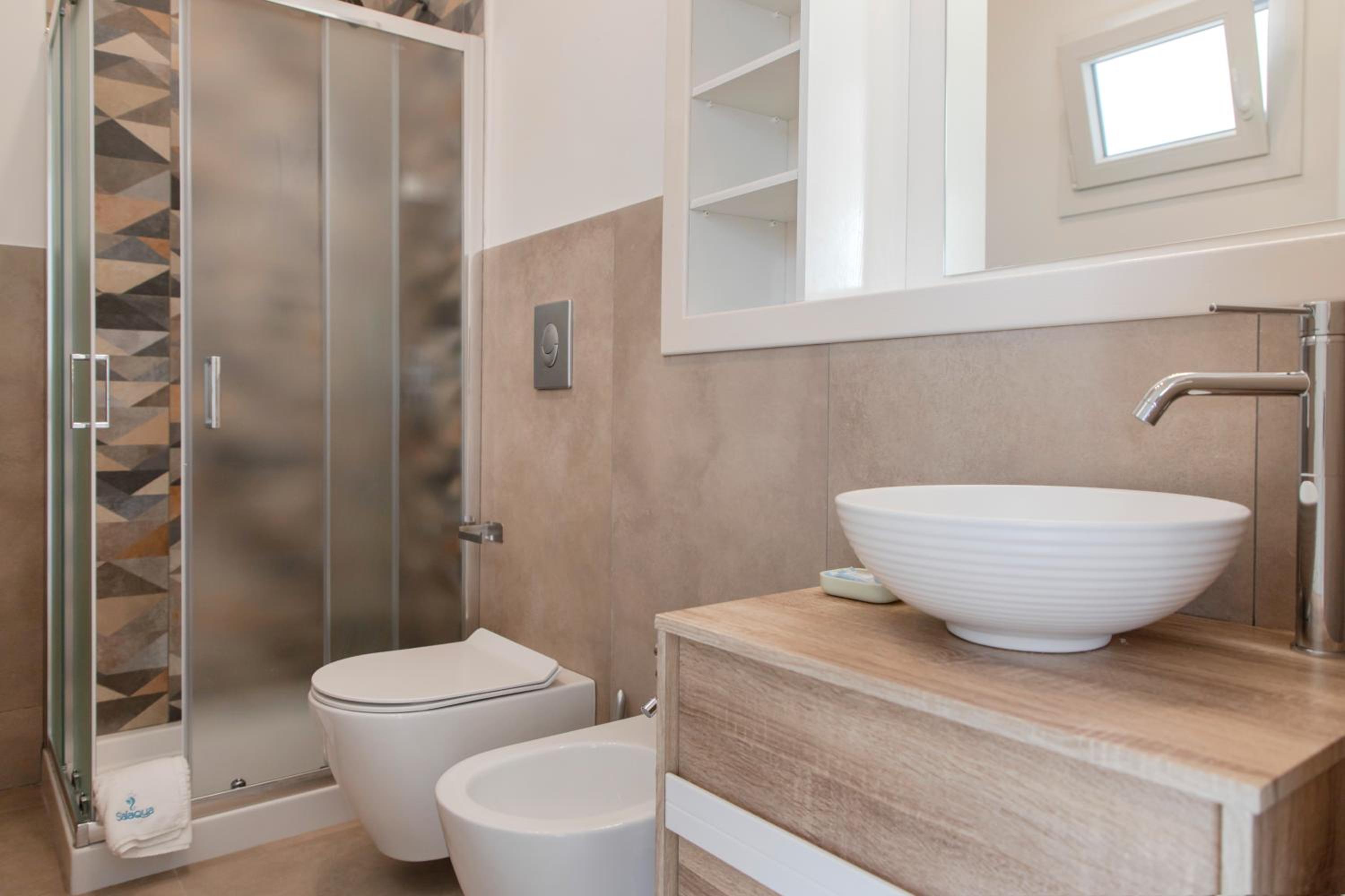Double Room with Private Bathroom - Photo 2
