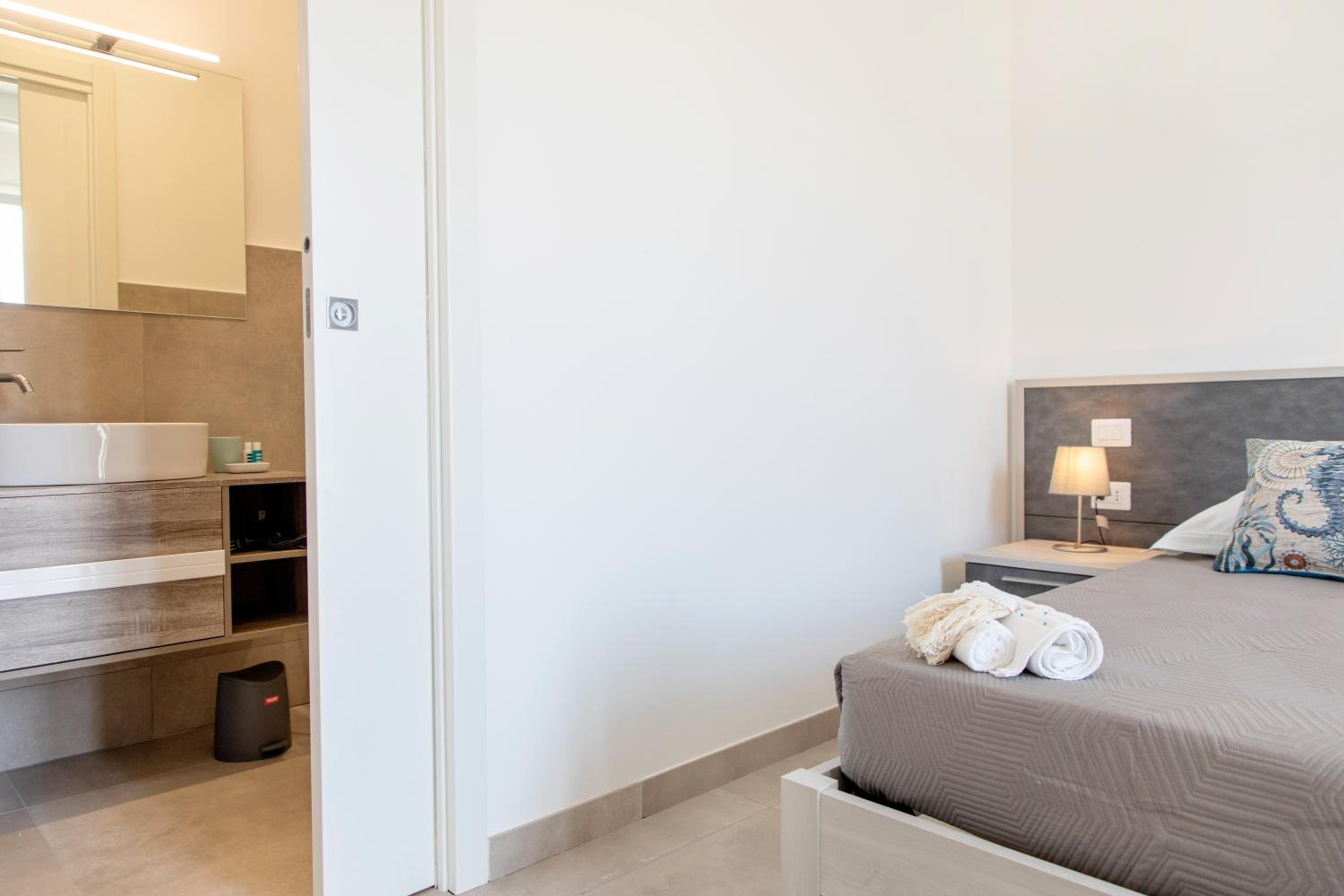 Twin Room - Photo 7