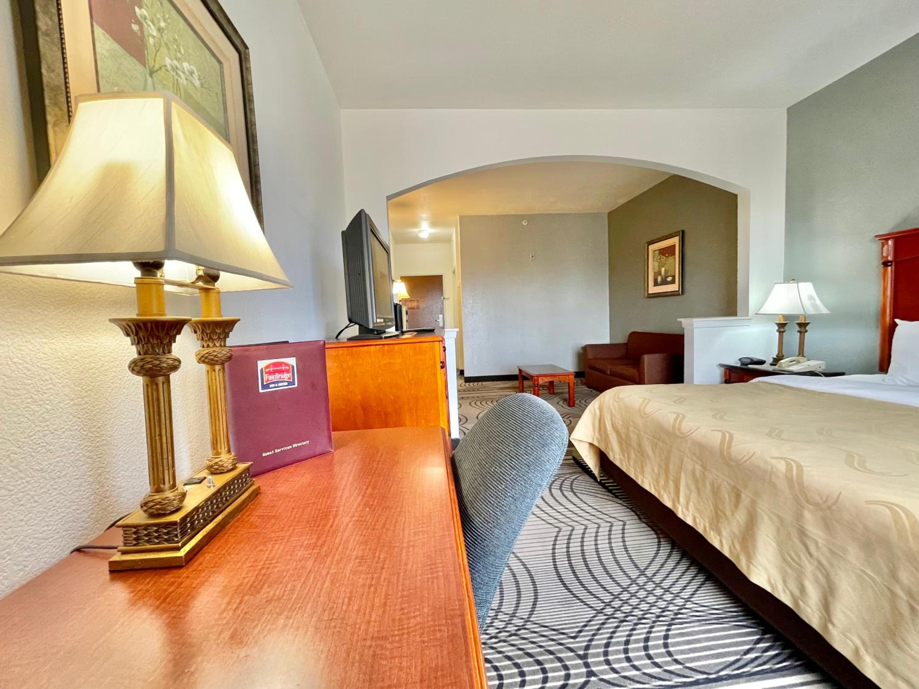 Executive Suite - Photo 6