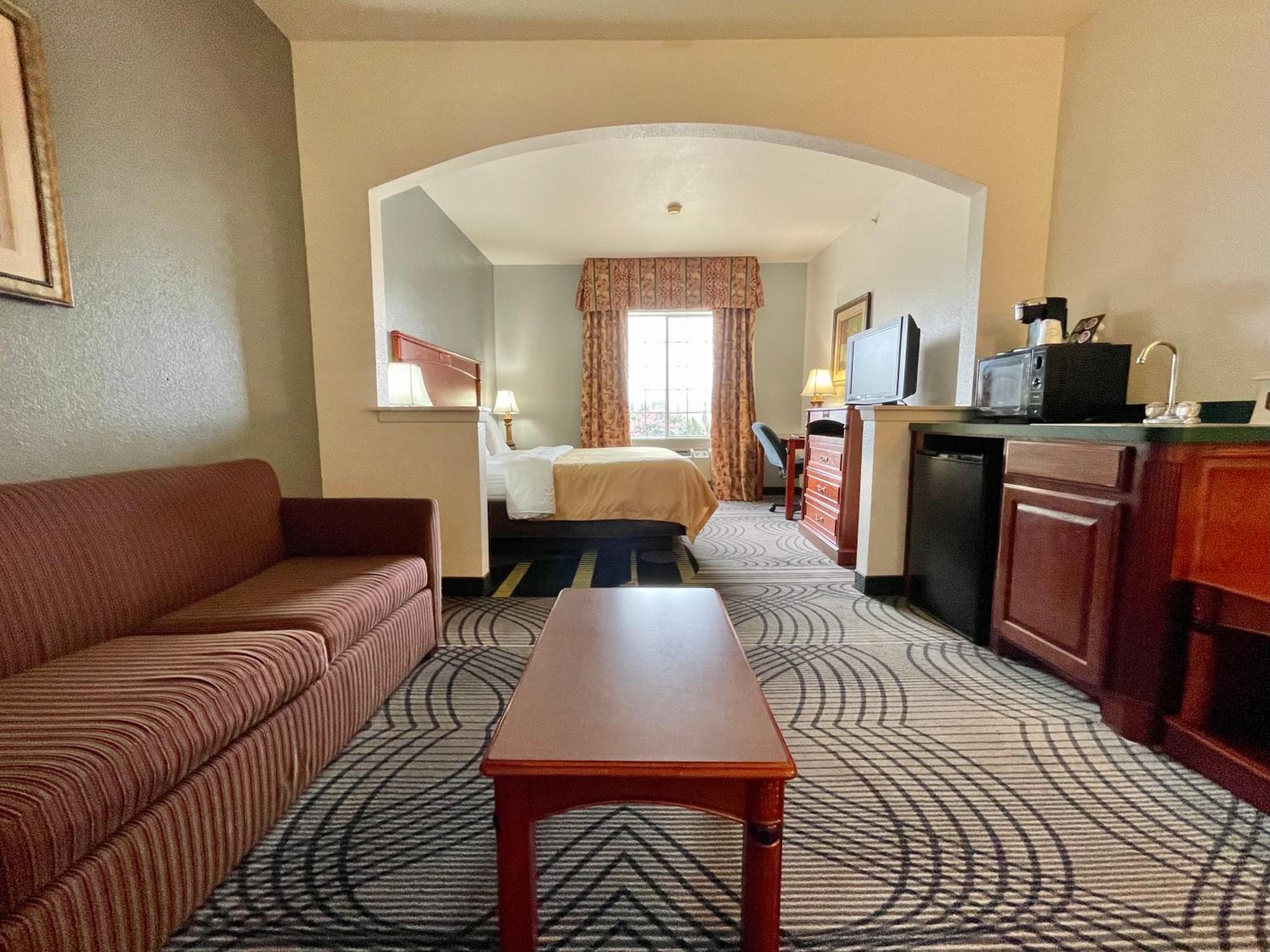 Executive Suite - Photo 1
