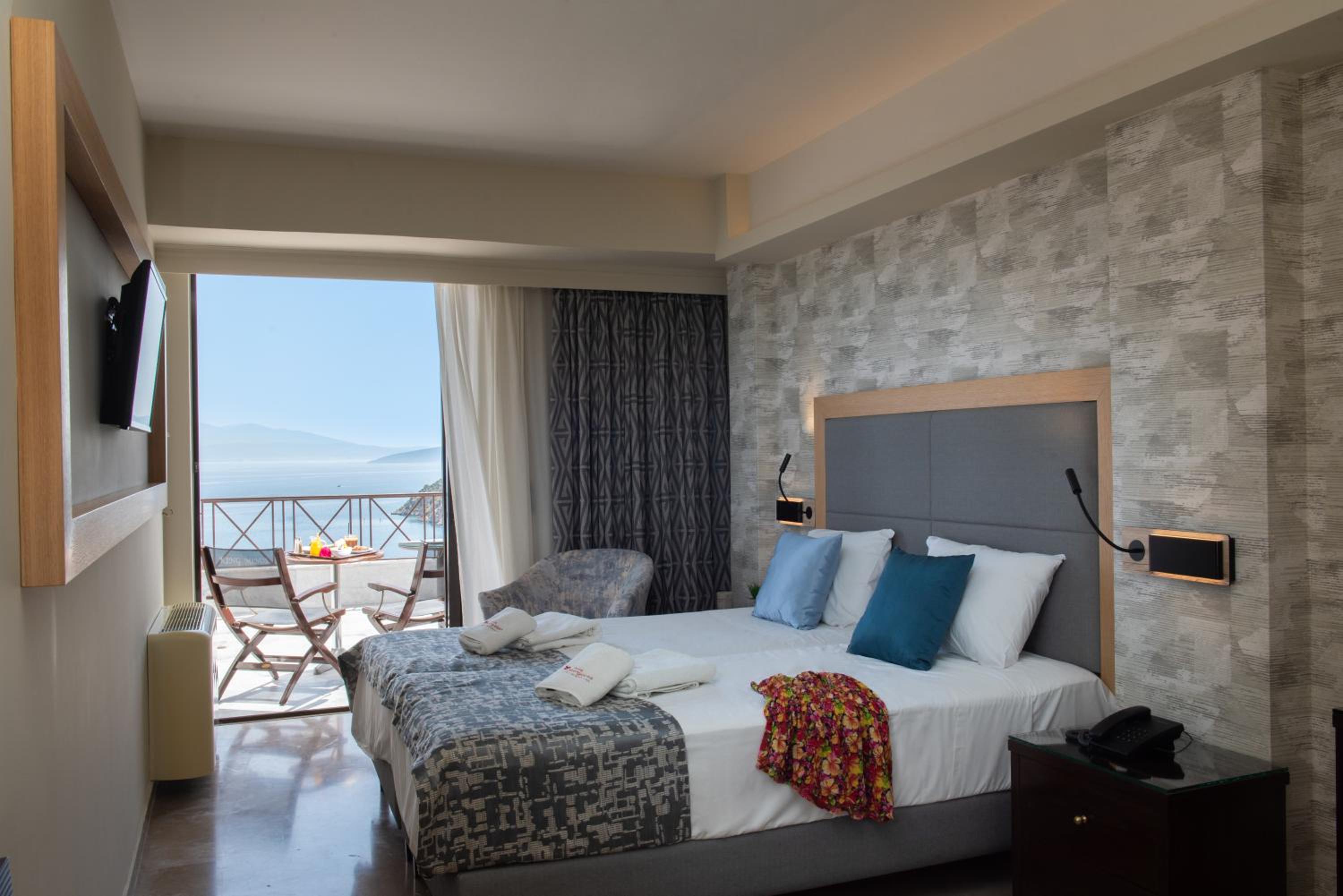 Superior Triple Room with Sea View