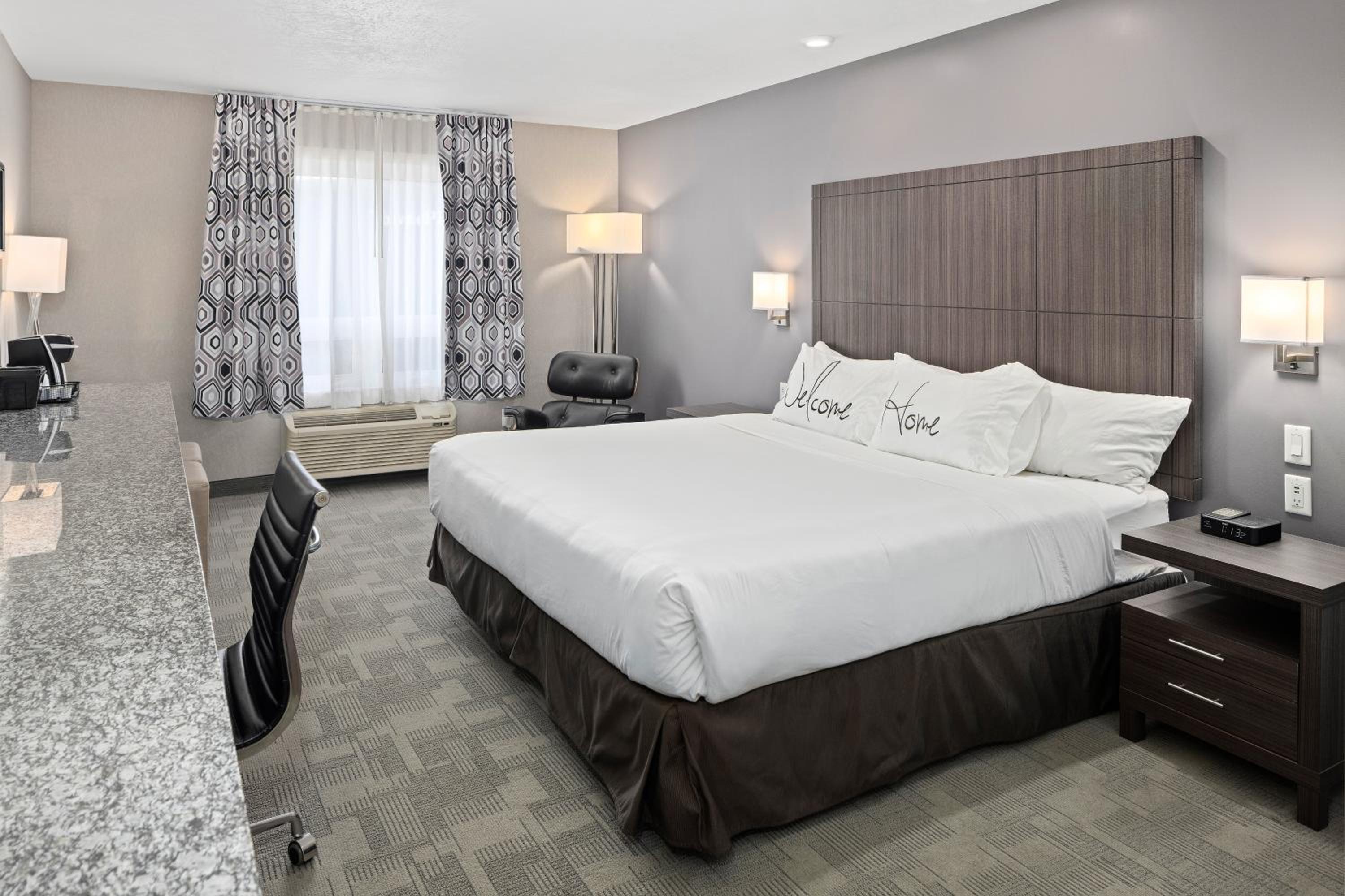 Business King Room photo 3