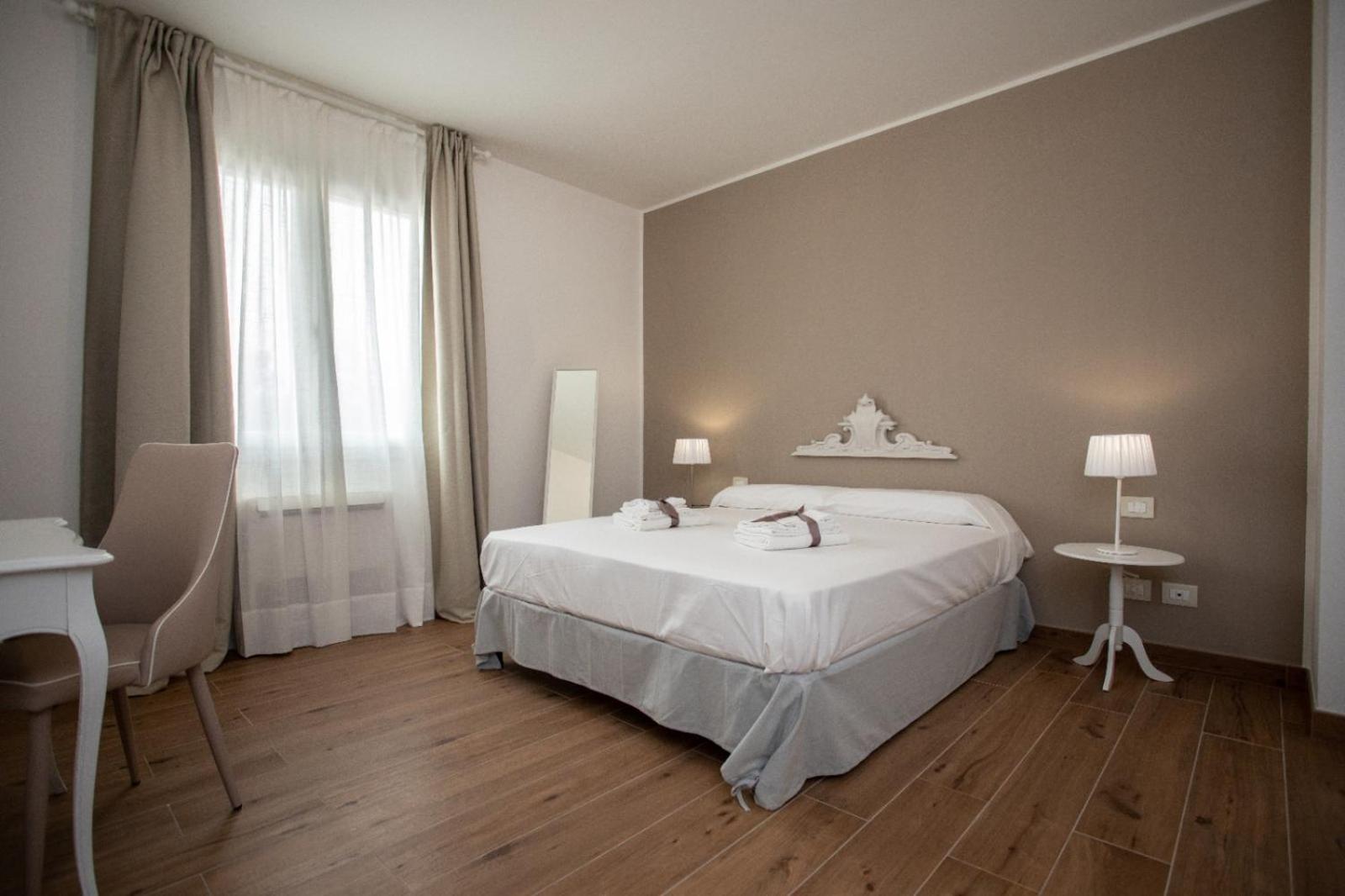 Large Double Room photo 1