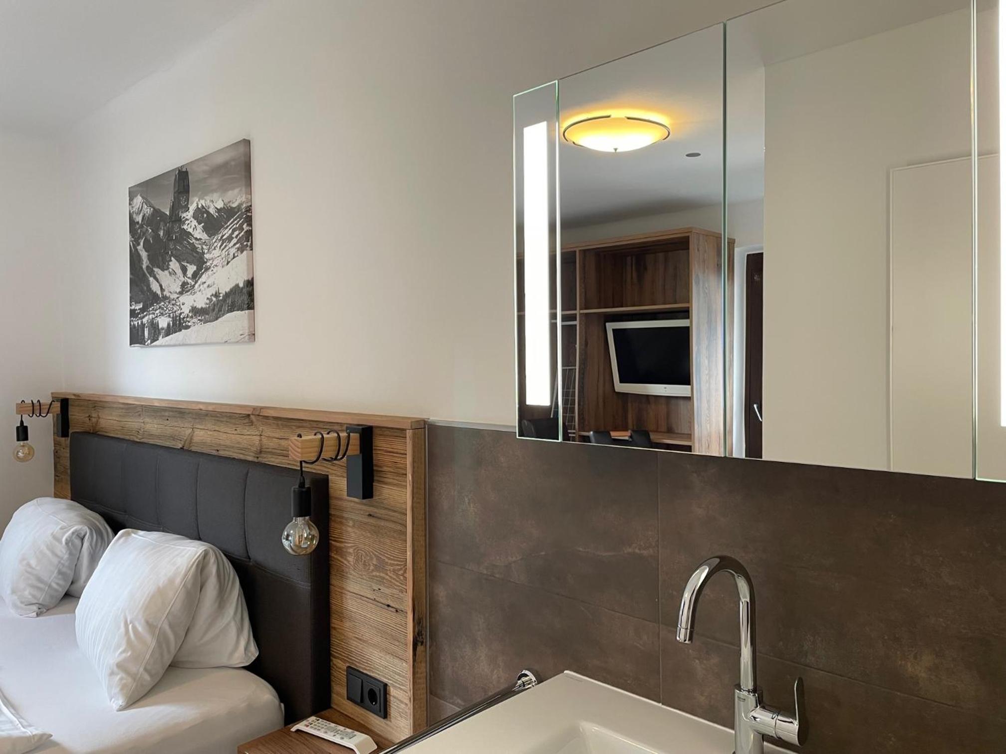 Three-Bedroom Apartment with Balcony photo 1
