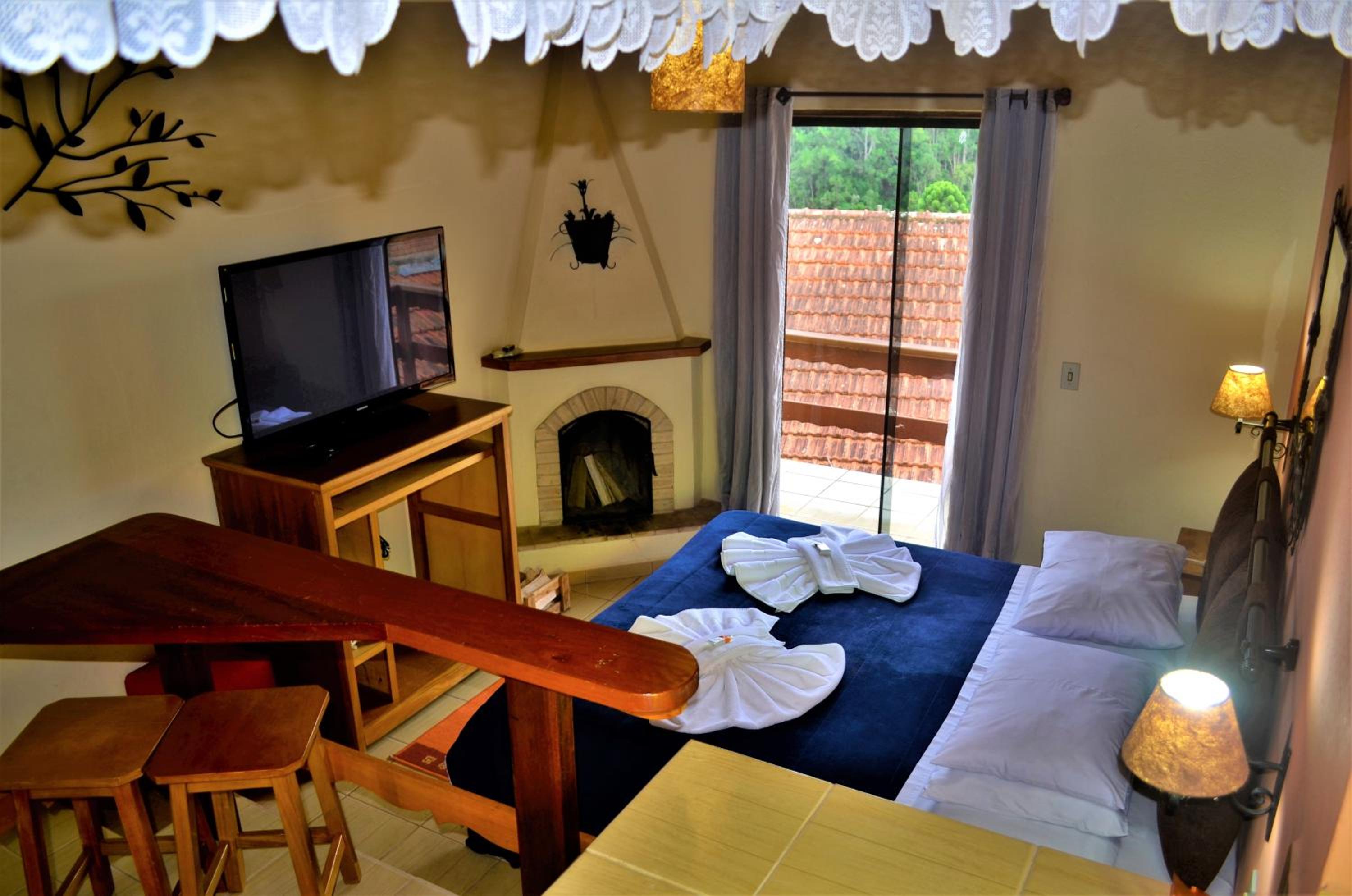 Suite with Mountain View - Photo 10