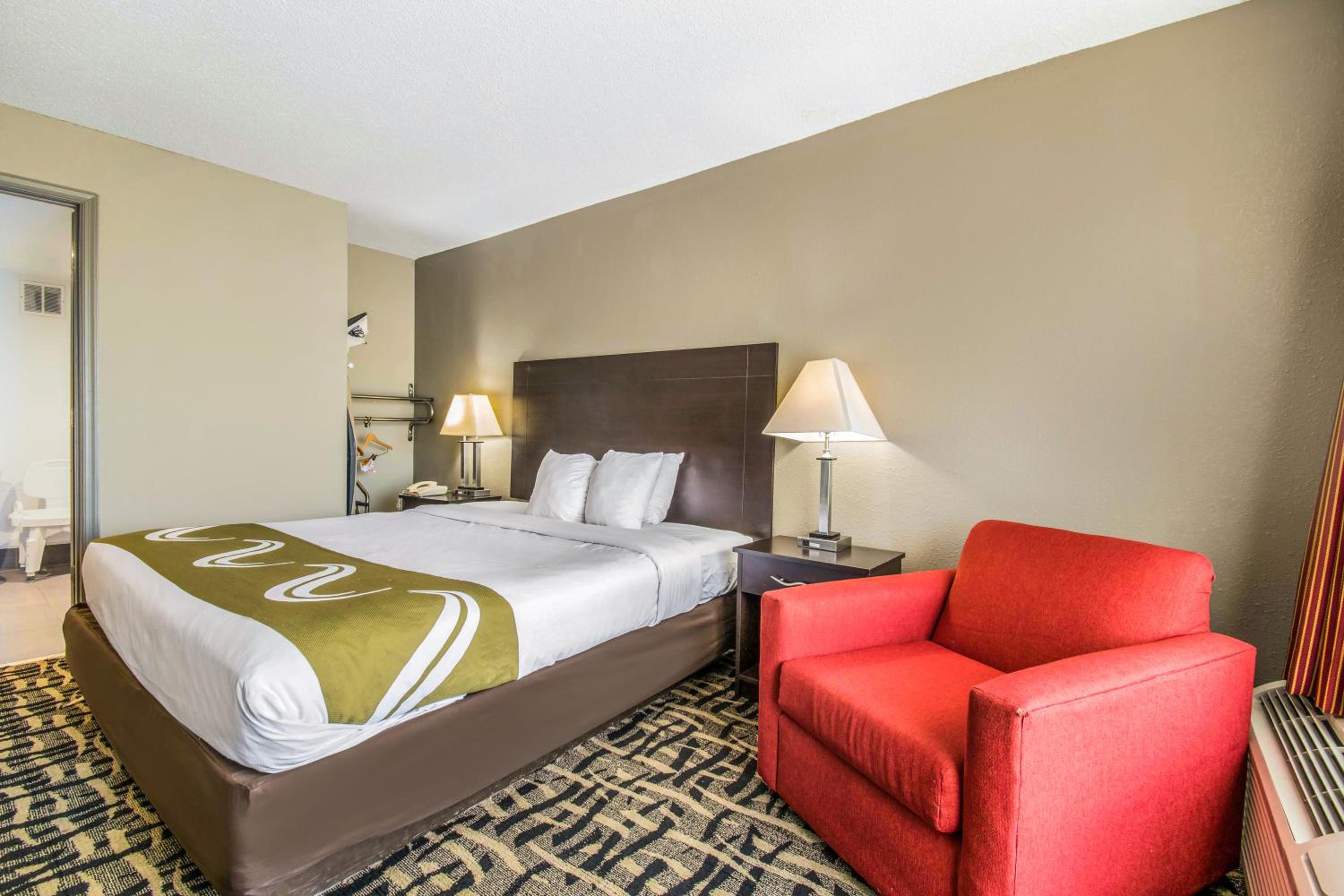 King Room - Non-Smoking - Photo 1