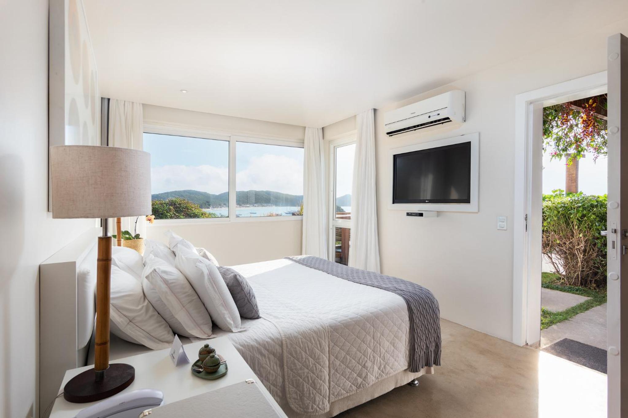 Loft Suite with bathtub and sea view photo 2