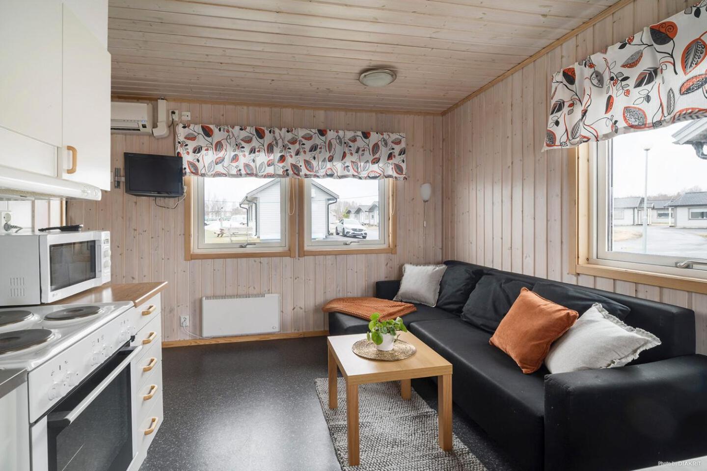 Two-Bedroom Cottage - Photo 1