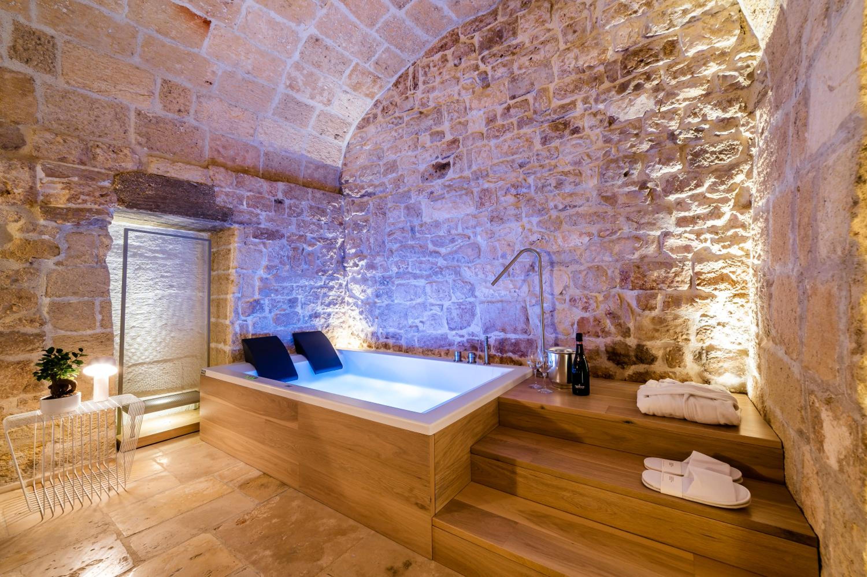 King Suite with Spa Bath photo 1