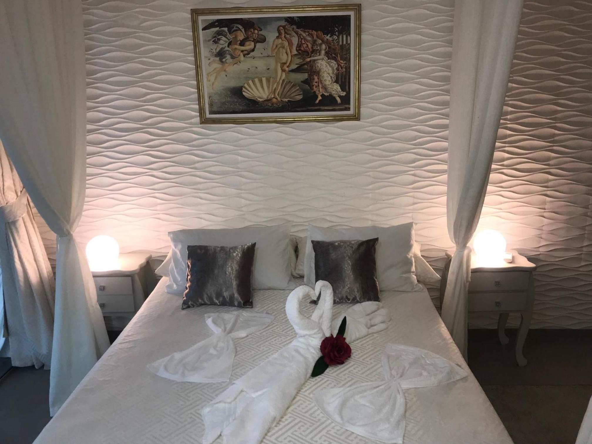 Standard Suite - Photo 3