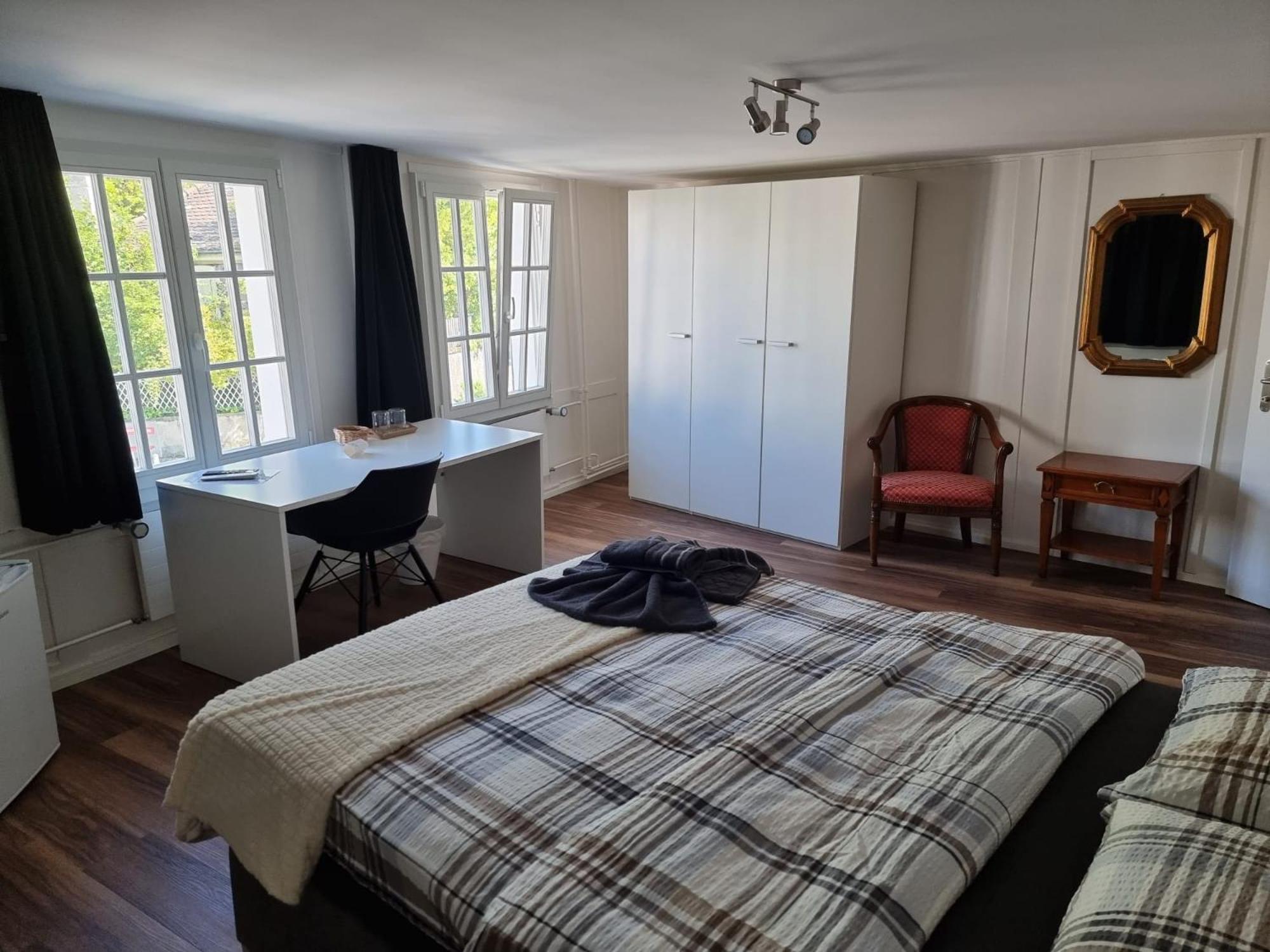 Double Room - Photo 5