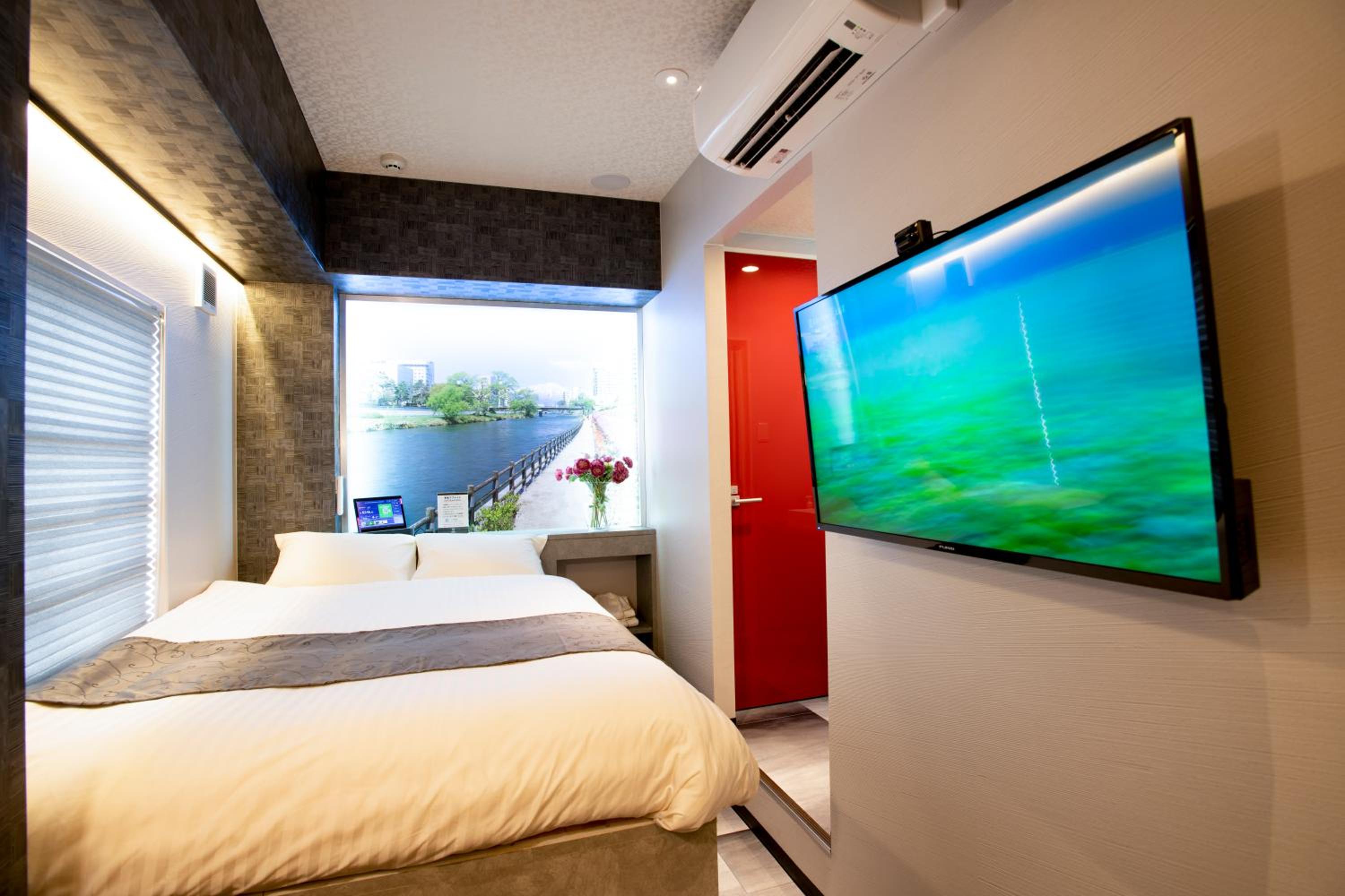 Double Room Non-Smoking  - Photo 15