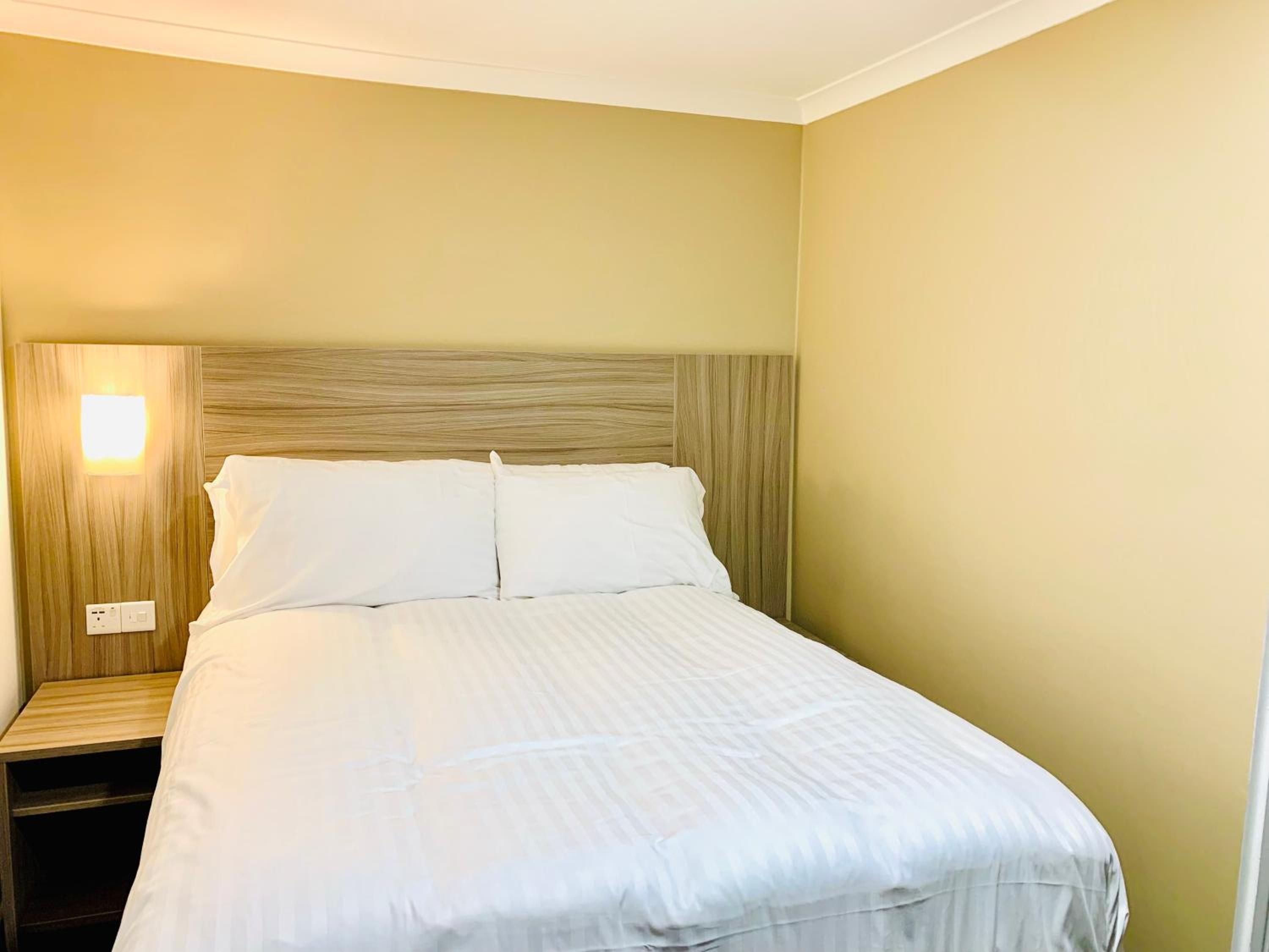 Standard Double Room - Photo 5