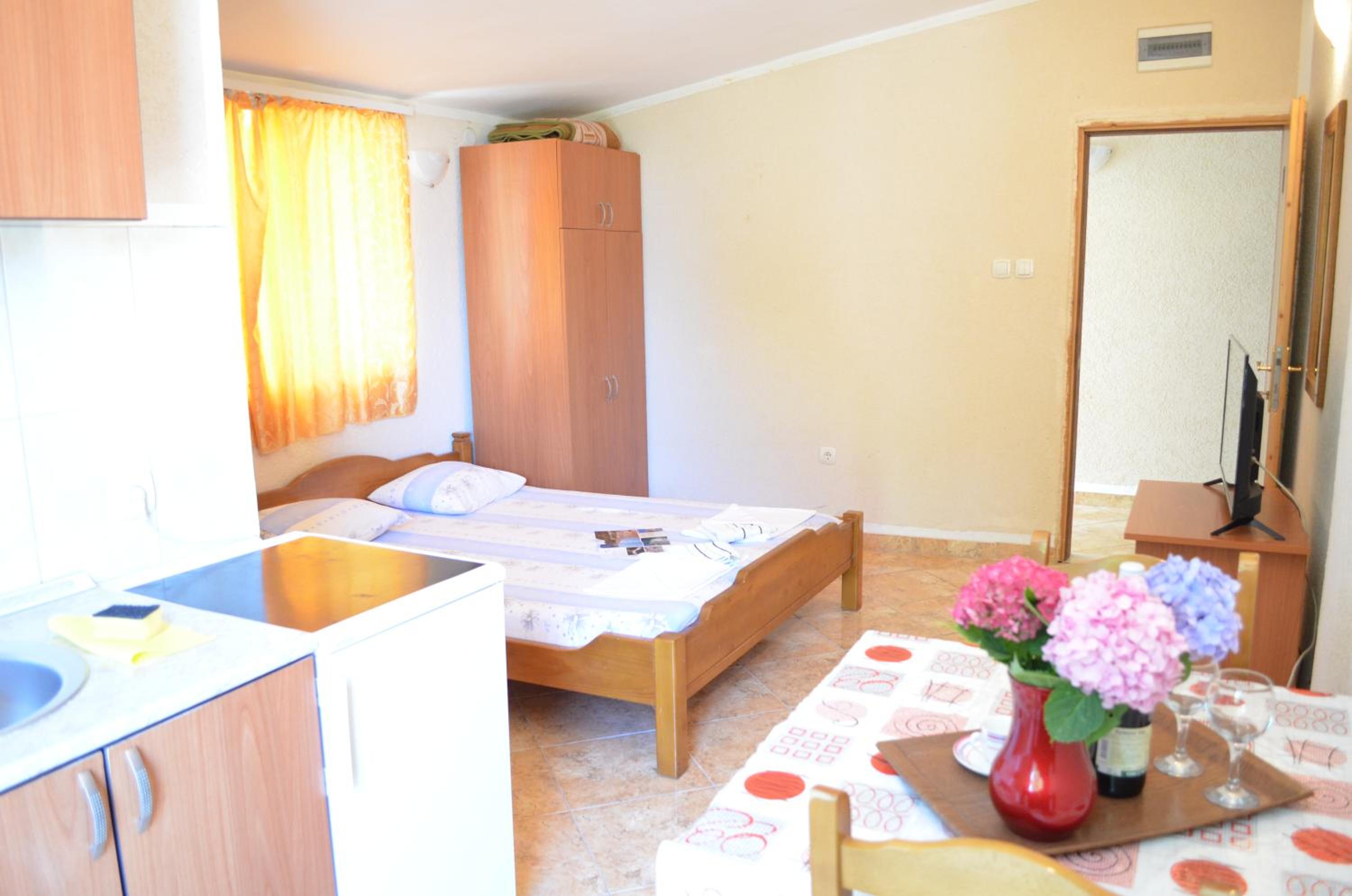 Studio Apartment photo 1