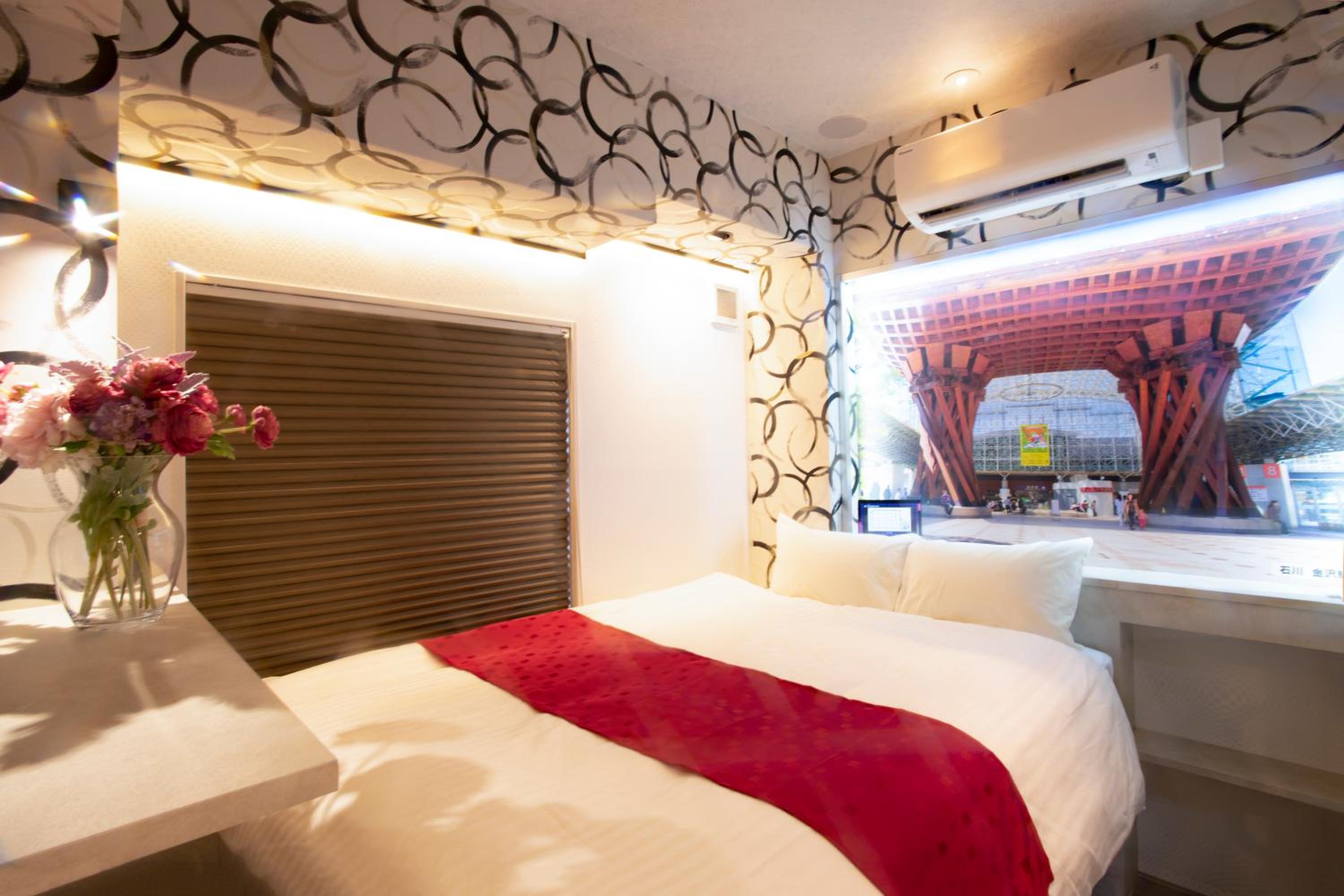 Double Room Non-Smoking  - Photo 9