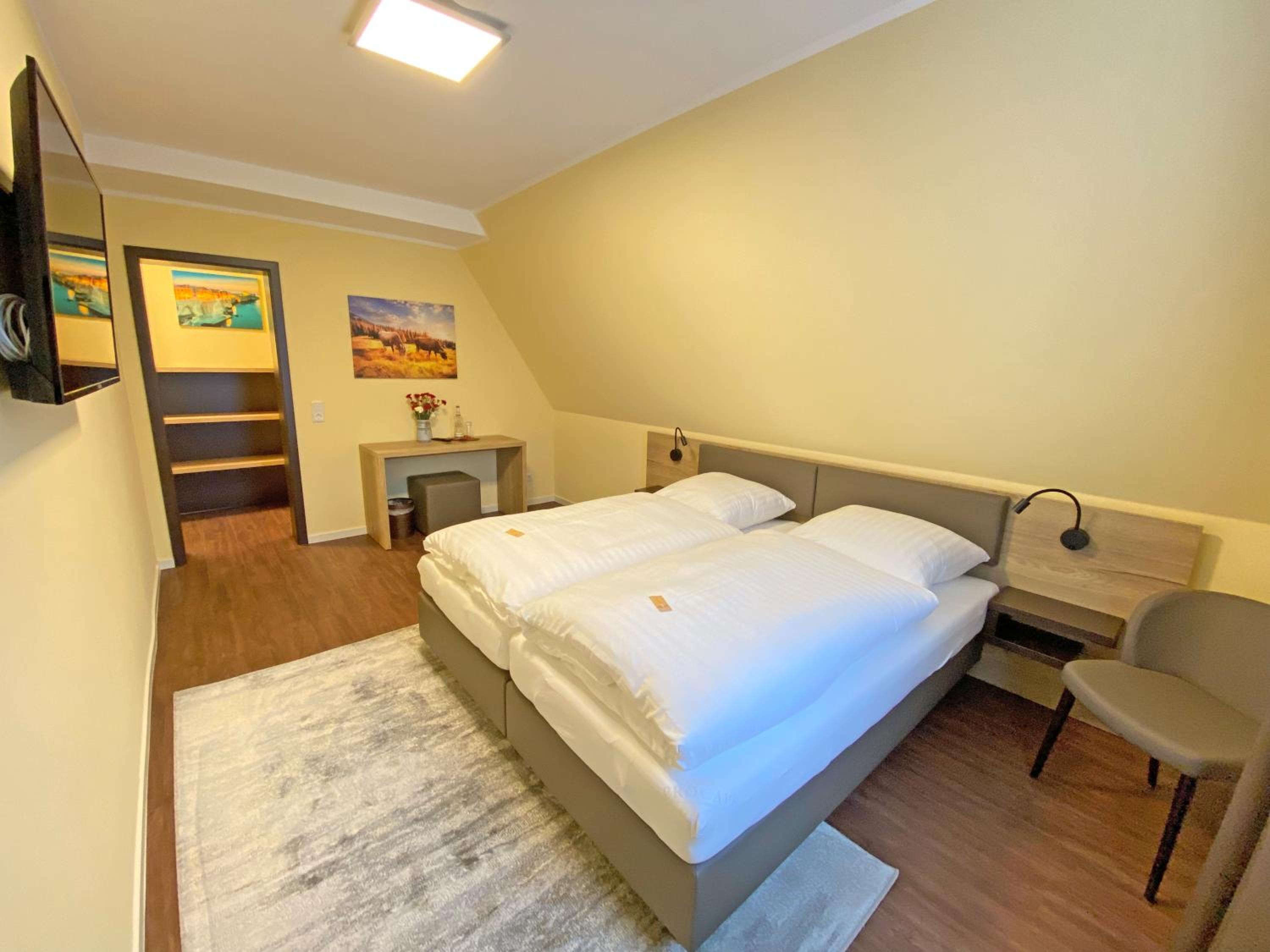 Double Room - Photo 3