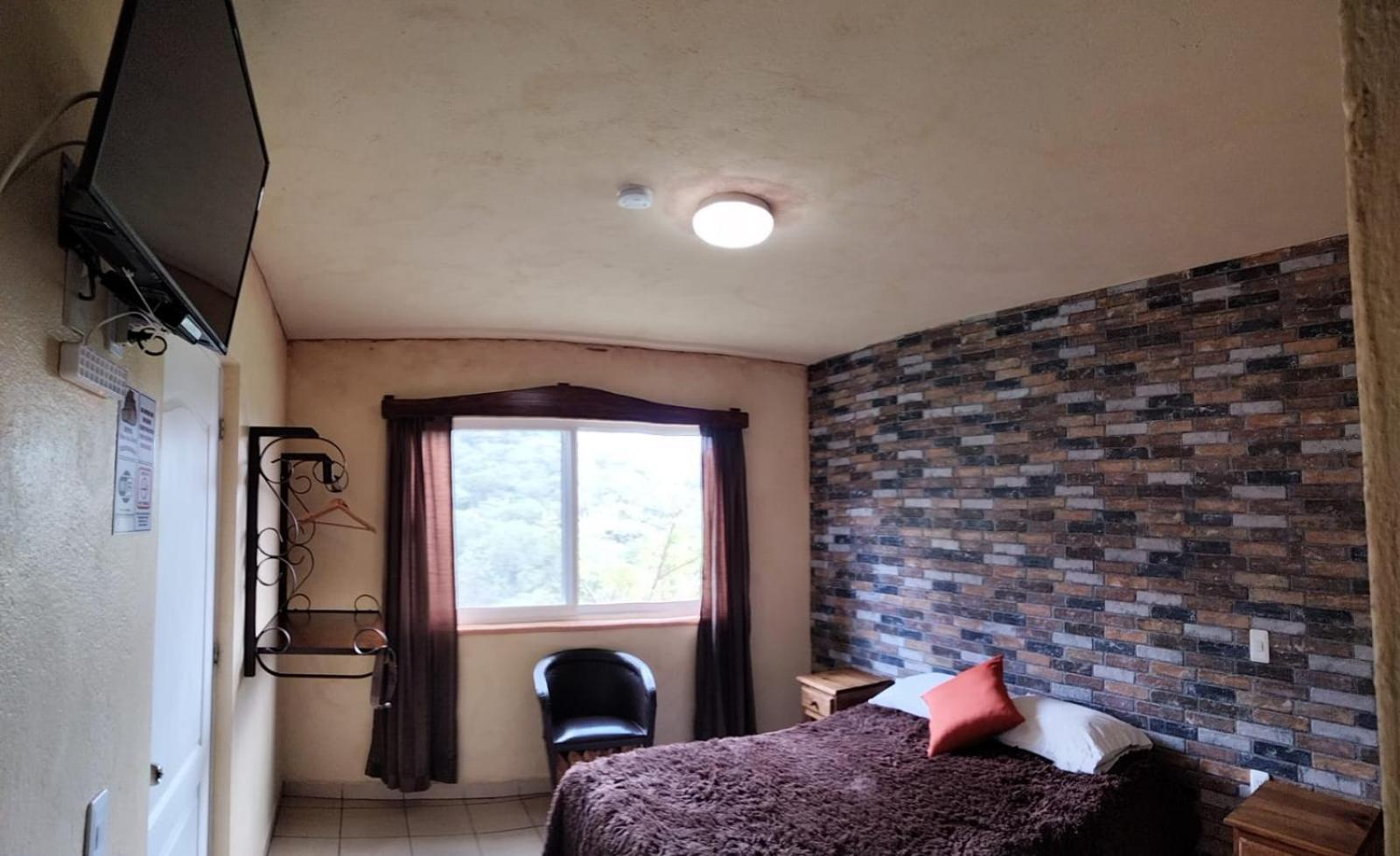 Double Room - Photo 1
