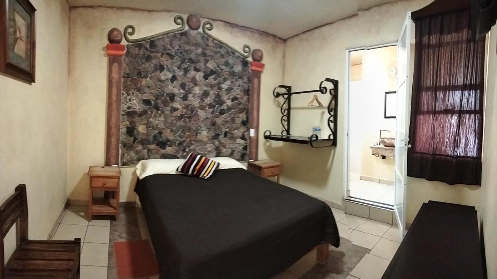 Double Room - Photo 3