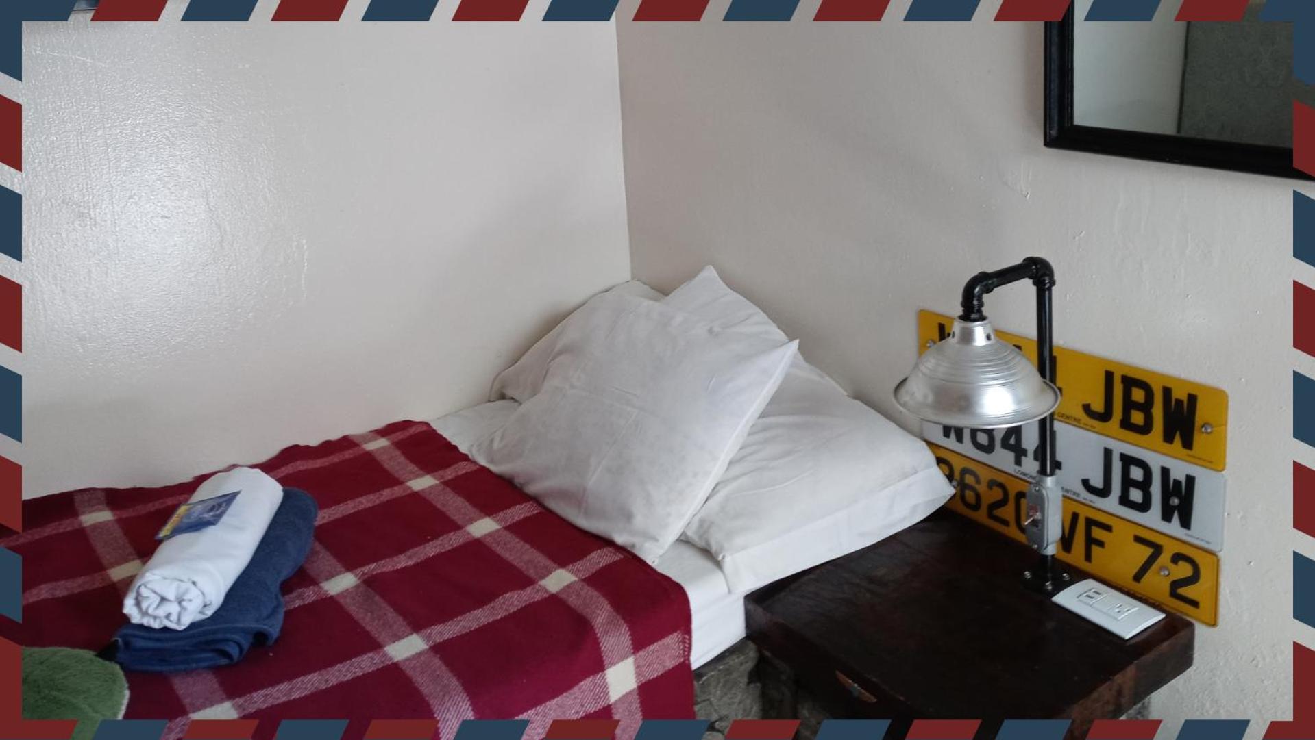 Single Room with Private Bathroom photo 2