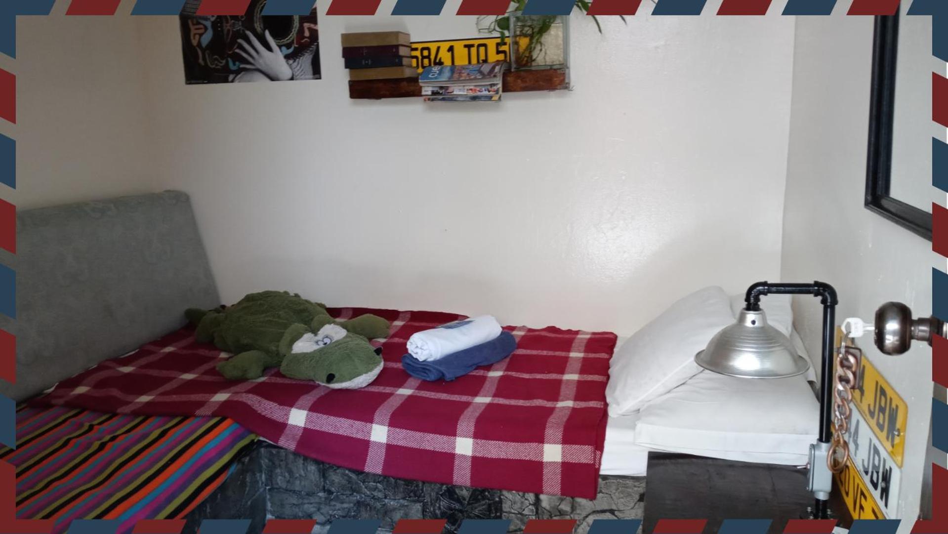 Single Room with Private Bathroom photo 1